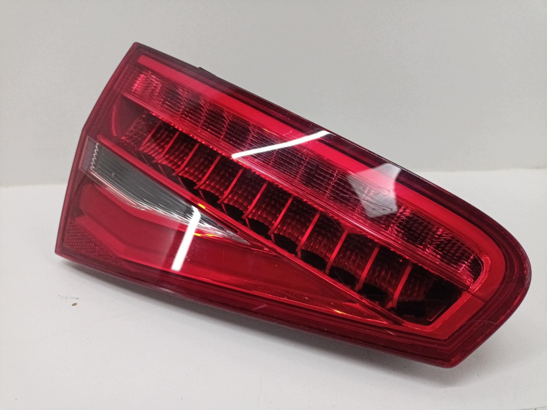 light rear to the bonnet left side Audi A4 B8 facelift 2012 2SD01091701