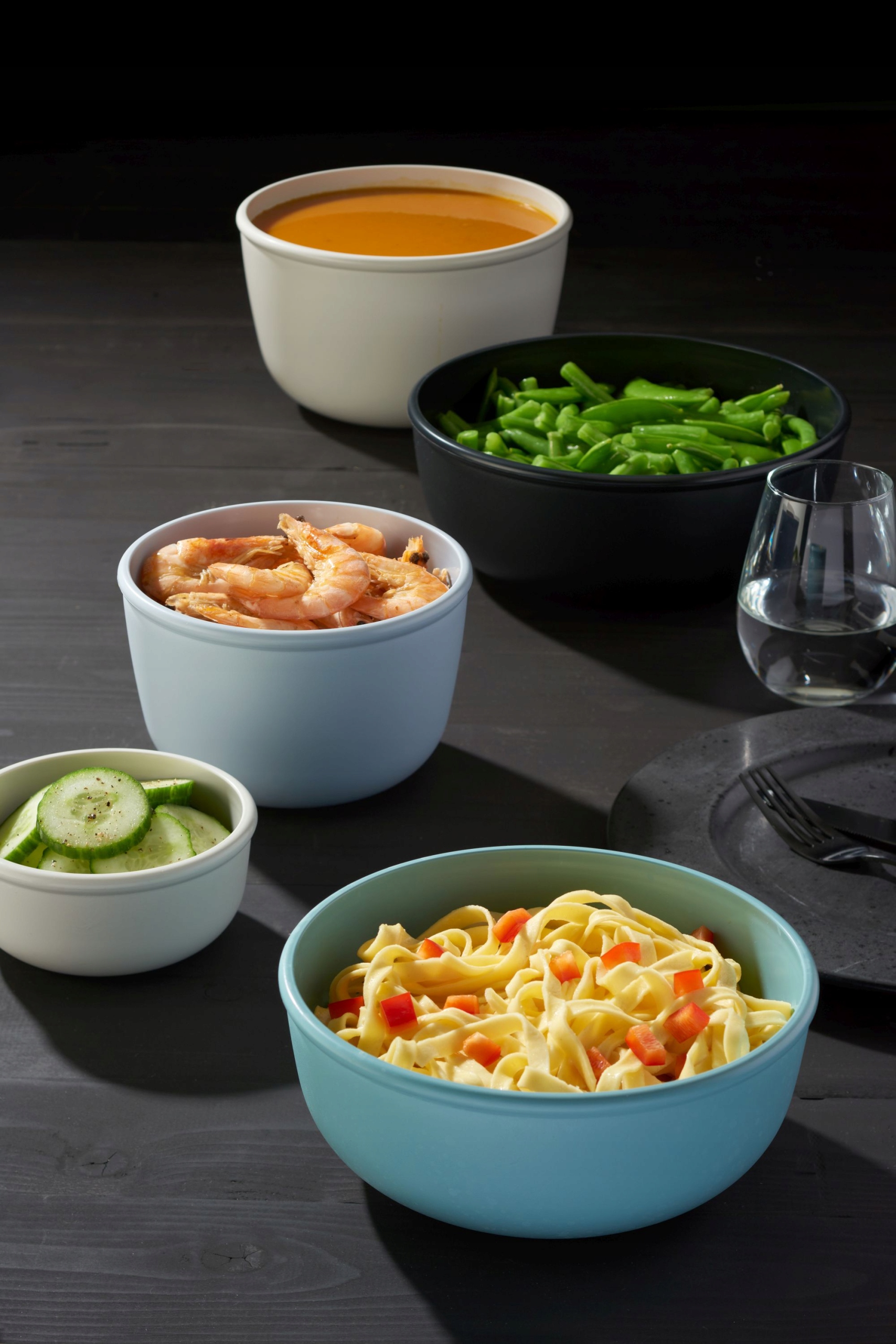 CIRQULA ZESTAW 4 MISKI PLASTIKOWE POJEMNIKI KUCHENNE SZCZELNE BIAŁE BEZ BPA Marka Mepal