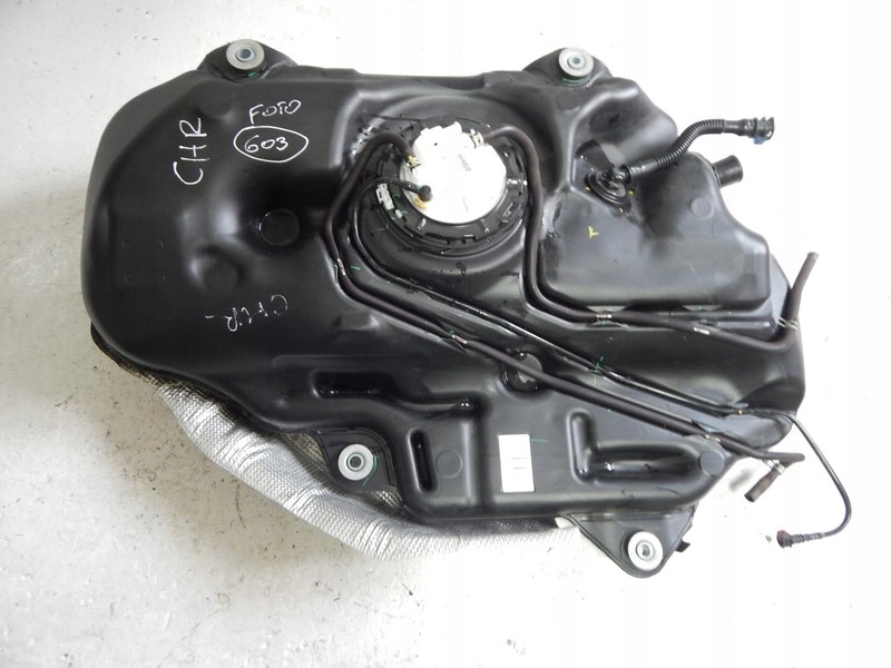 ТОПЛИВНЫЙ БАК TOYOTA CHR HYBRID 16-22