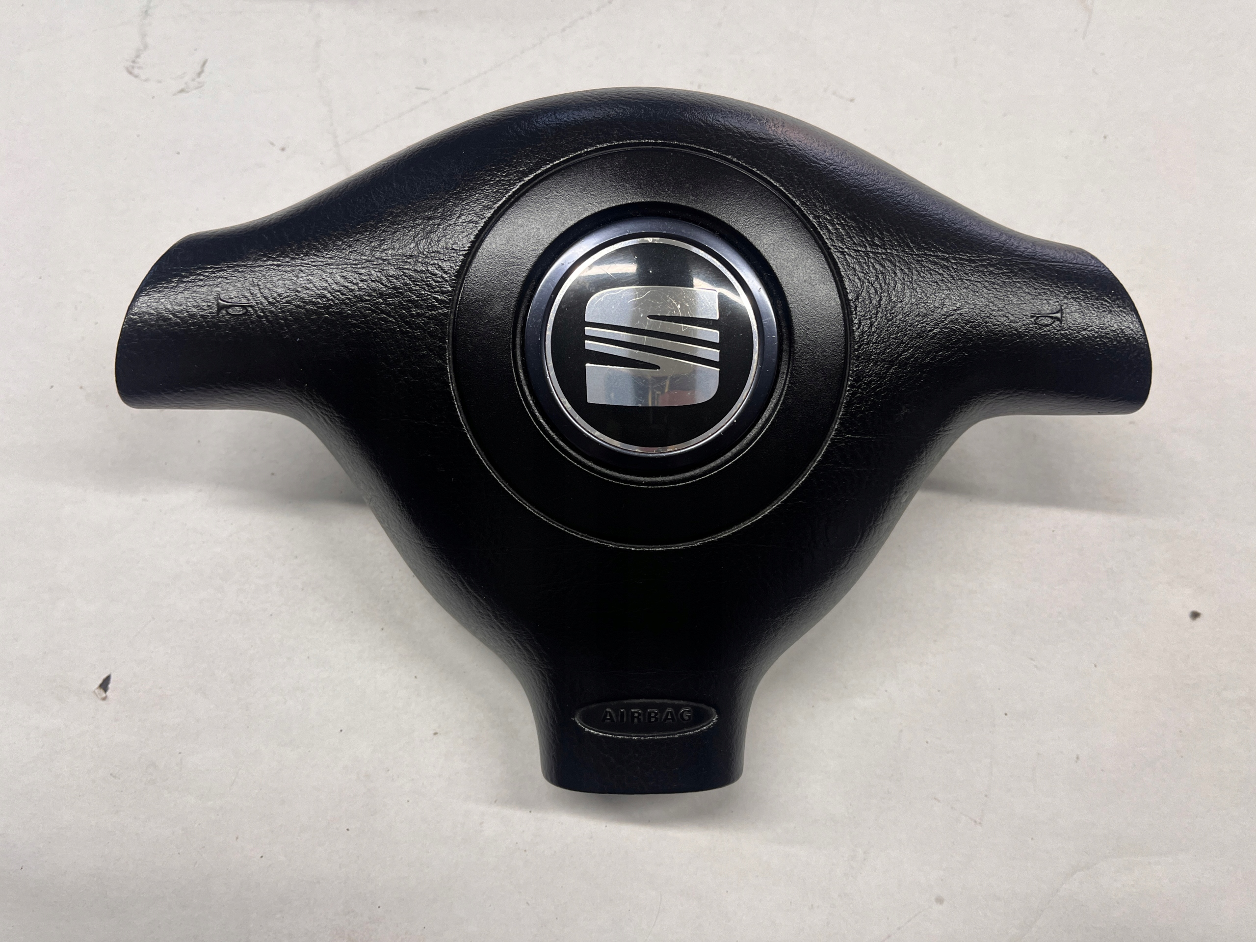 SEAT TOLEDO II AIR BAG PODUSZKA KIEROWCY 1M0880201N