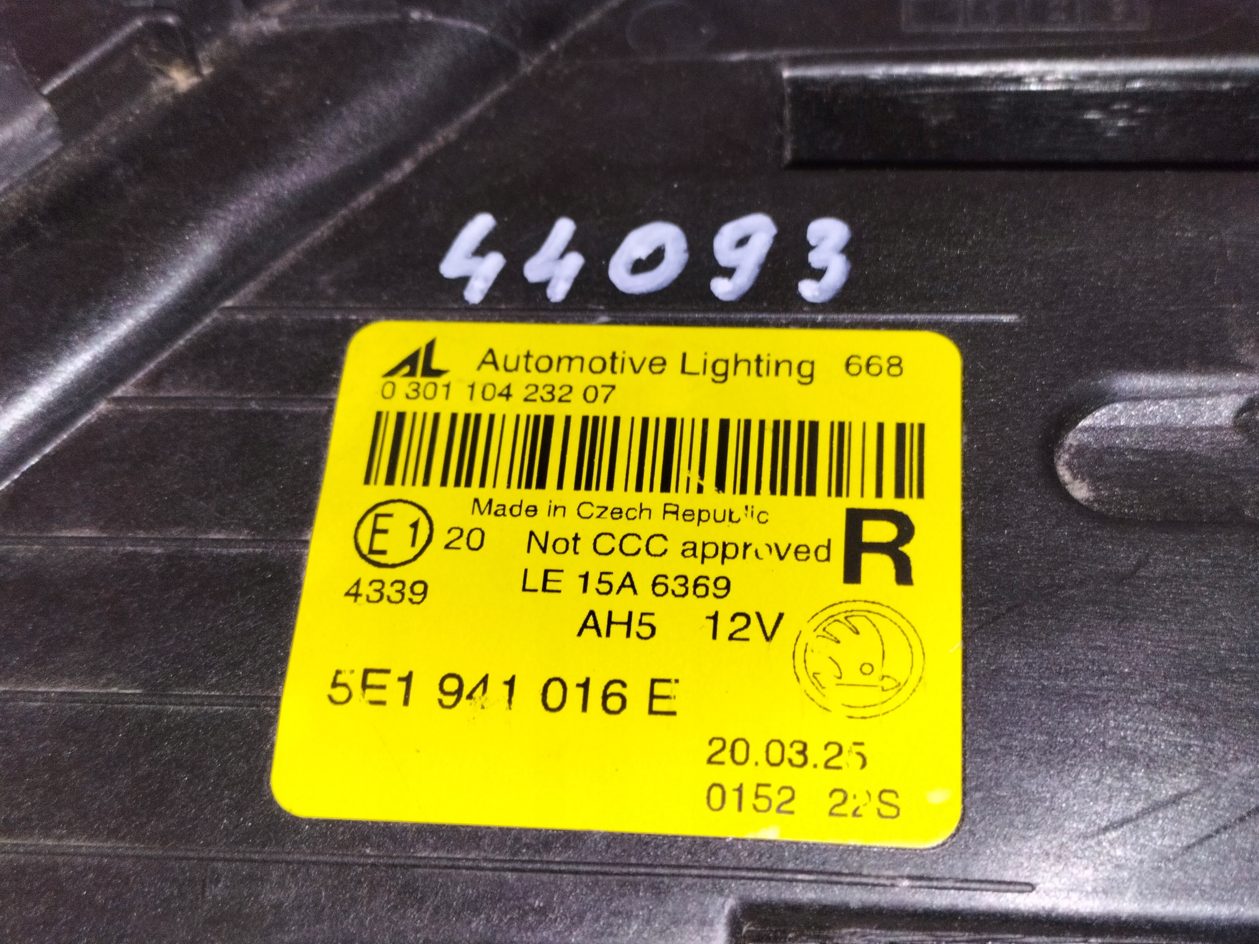 light front reflektor right SKODA OCTAVIA 3 III LIFT 17-20 FULL LED