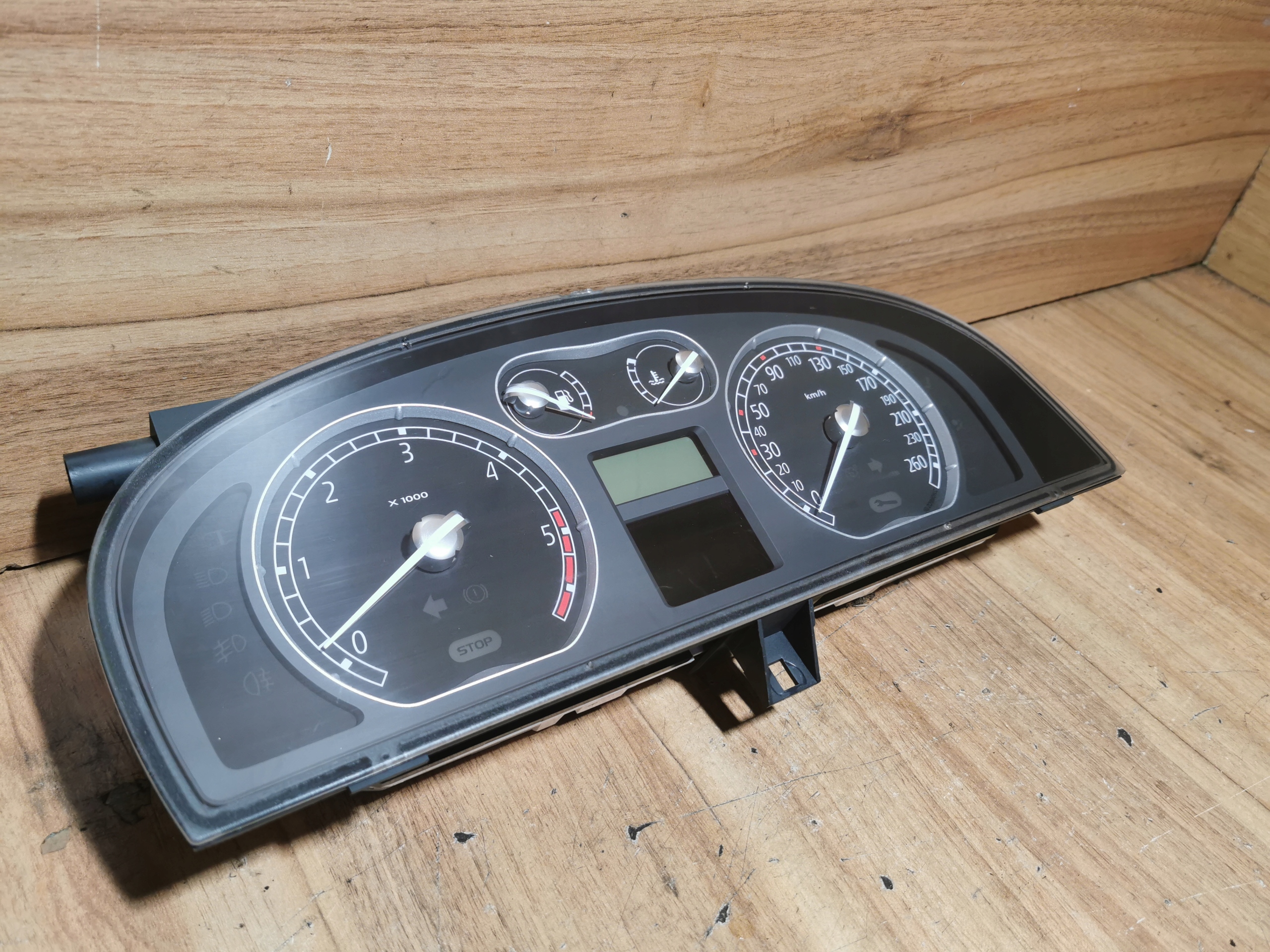 Приборка рено лагуна 2. Панель лагуна 2. Как в рено лагуне сделать красивую приборную панель. Renault laguna 2 панель приборов. Renault laguna 2 панель приборов.