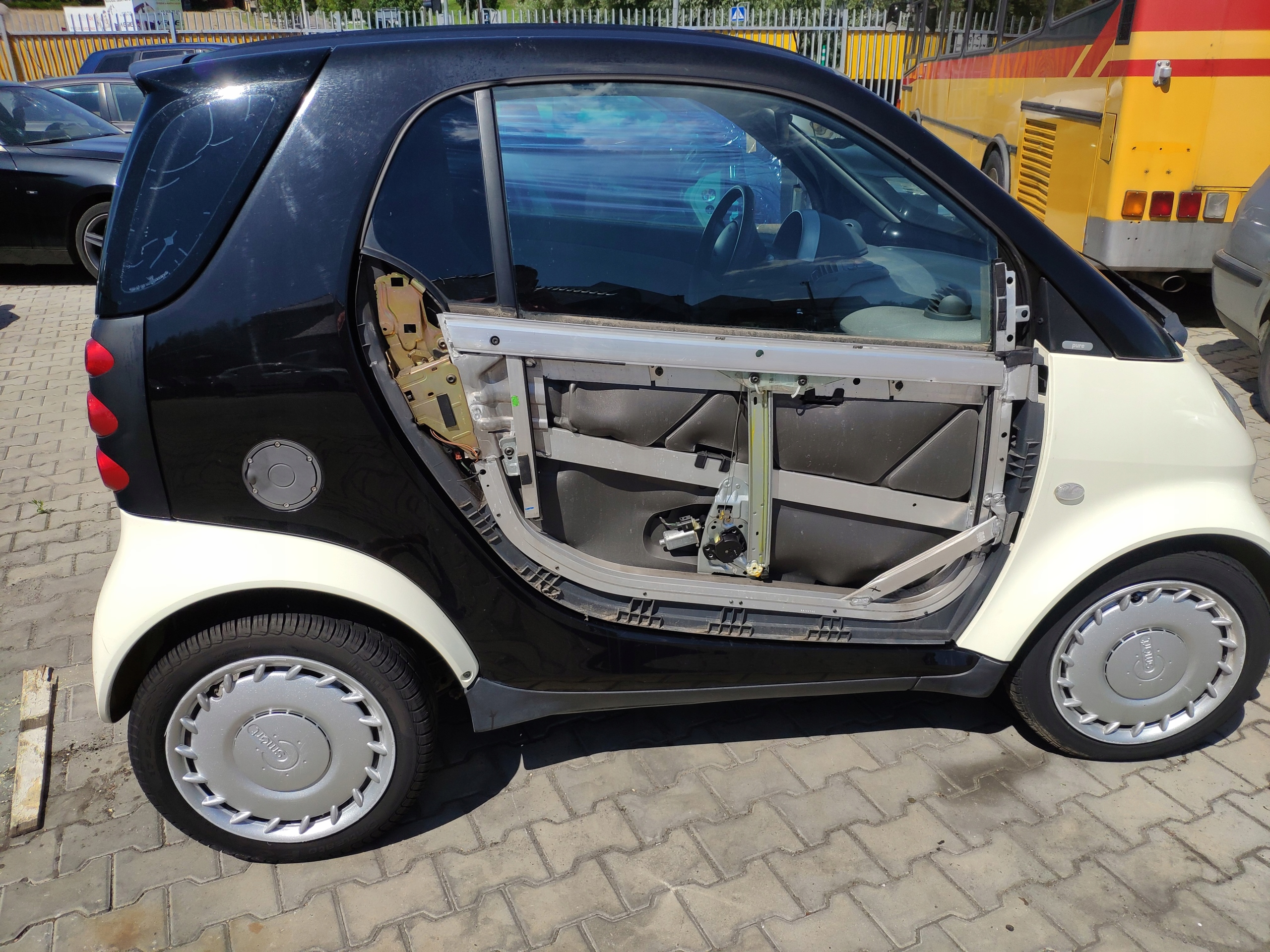 Автомобиль Smart дверь