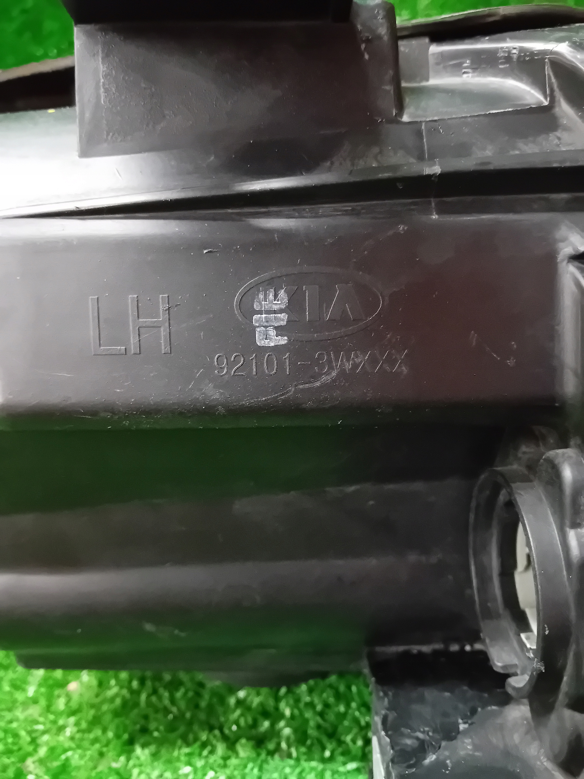 REFLEKTOR left KIA SPORTAGE III LED