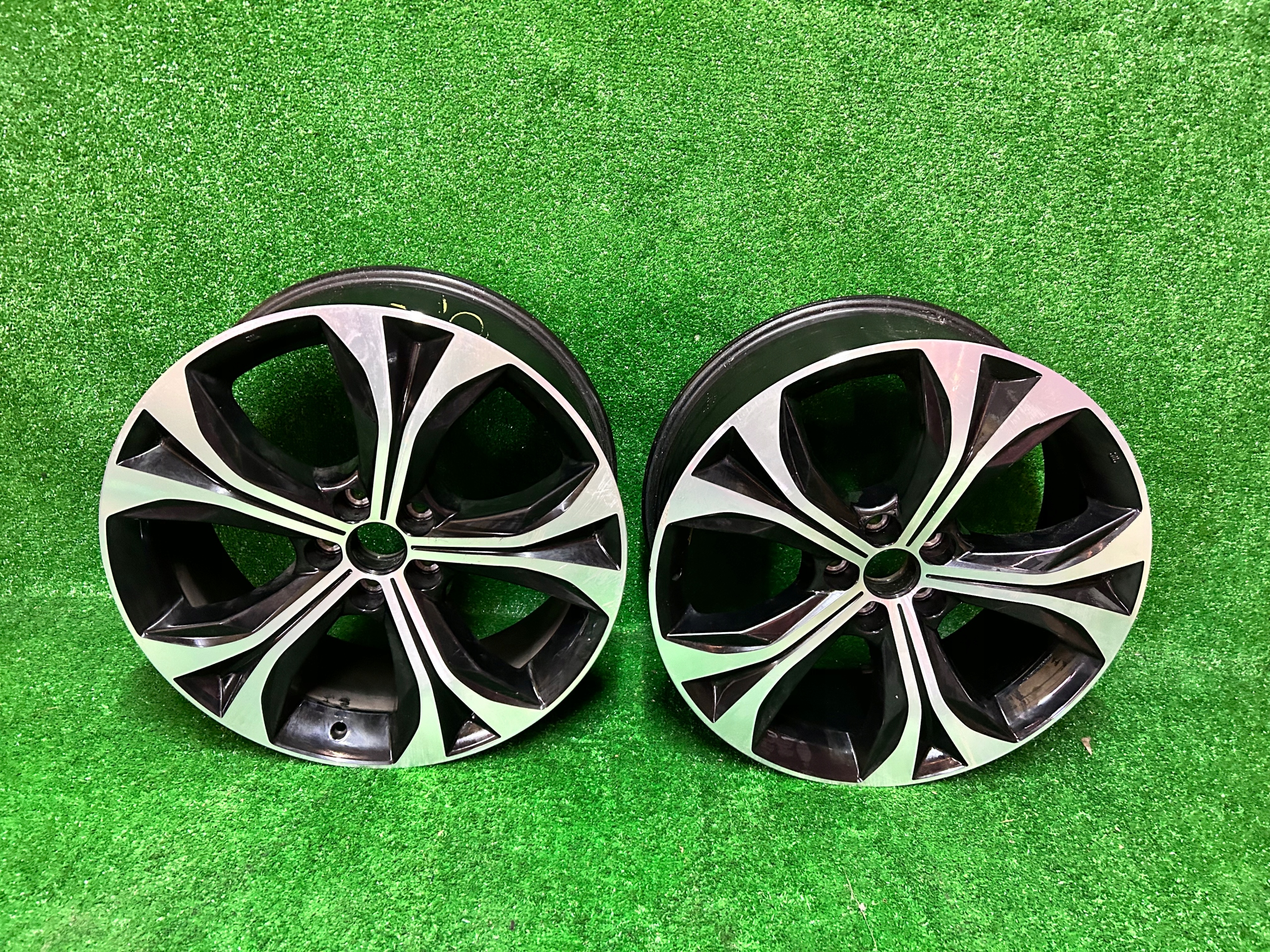 2× Обід алюміній Toyota OE TOYOTA HIGHLANDER ОБІД 8.0