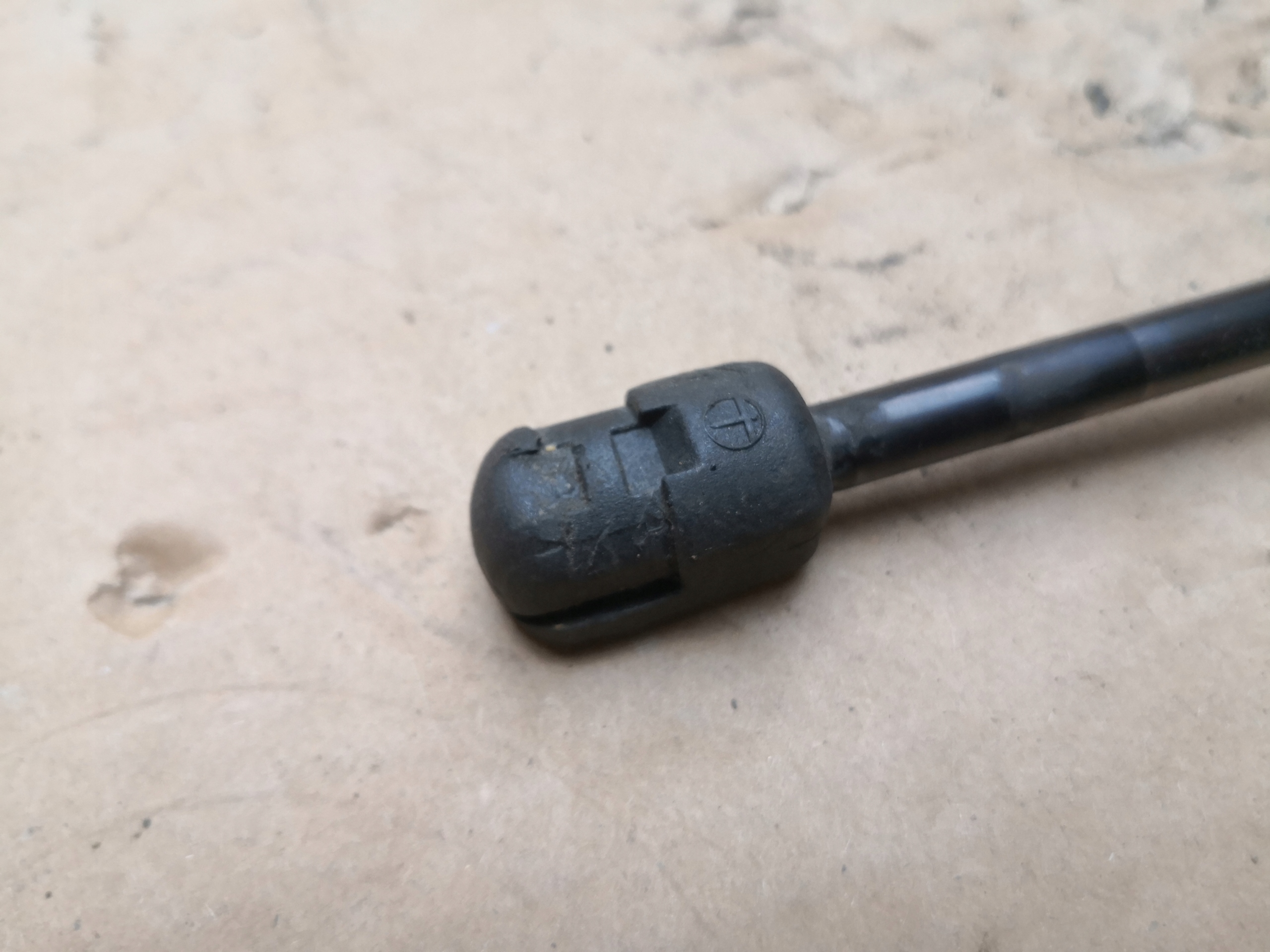 damper bonnets AUDI A5 8T0823359
