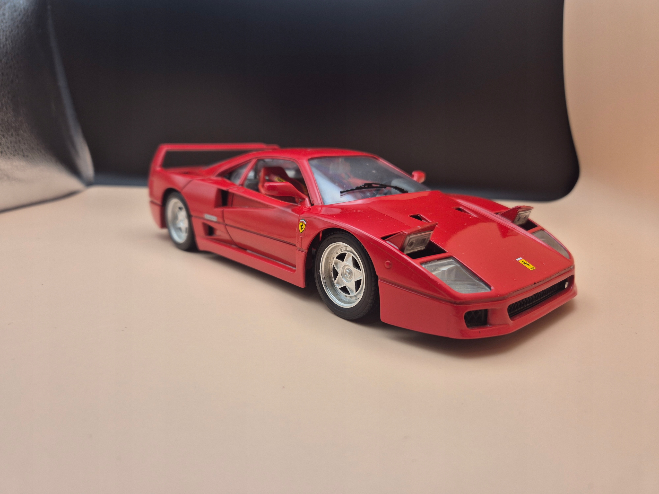 Ferrari F40 1 18 - Samochody - Modelarstwo - Allegro.pl