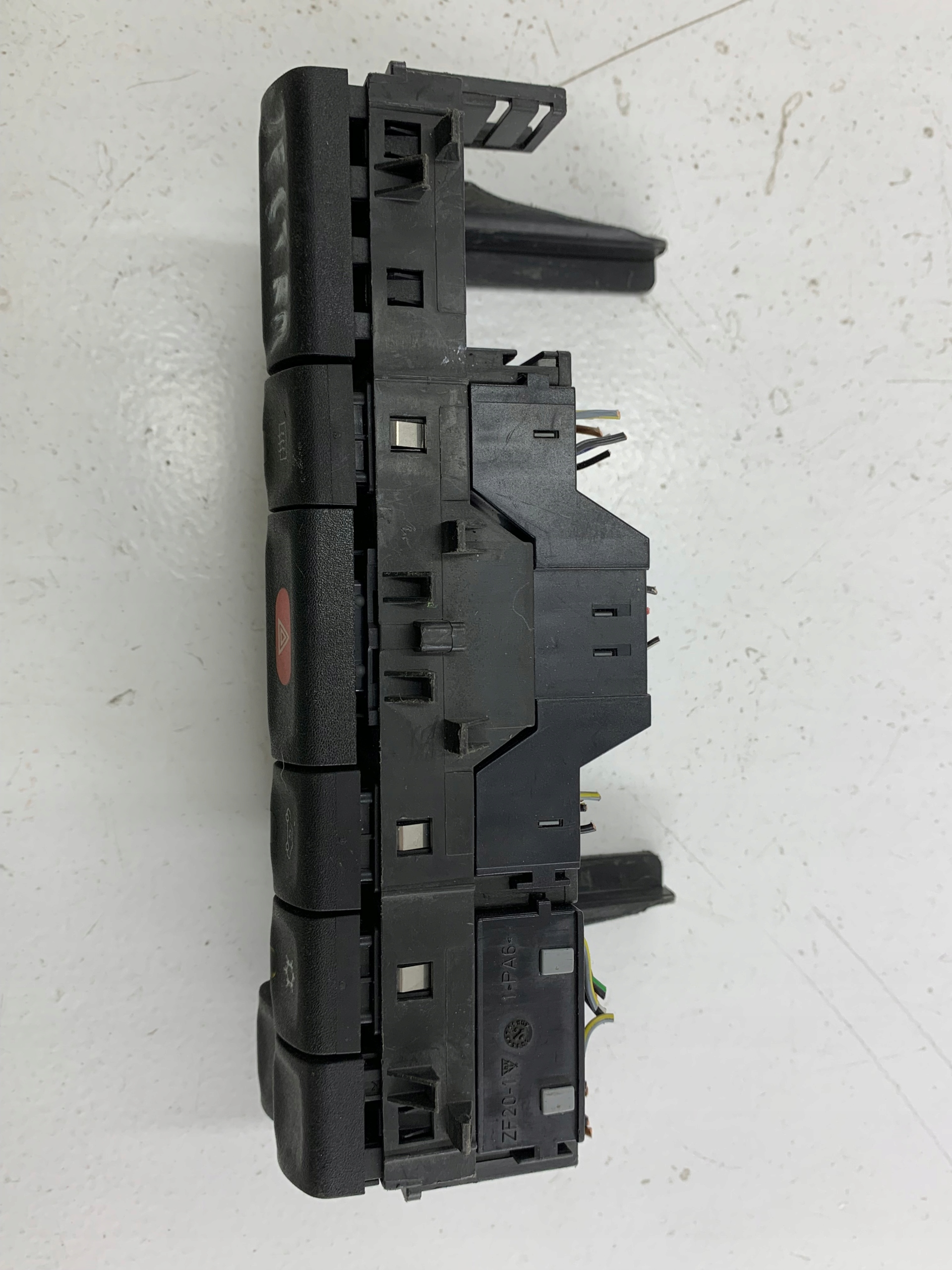 OPEL VECTRA B PANEL Leuchten des warnblickschalters 90503546