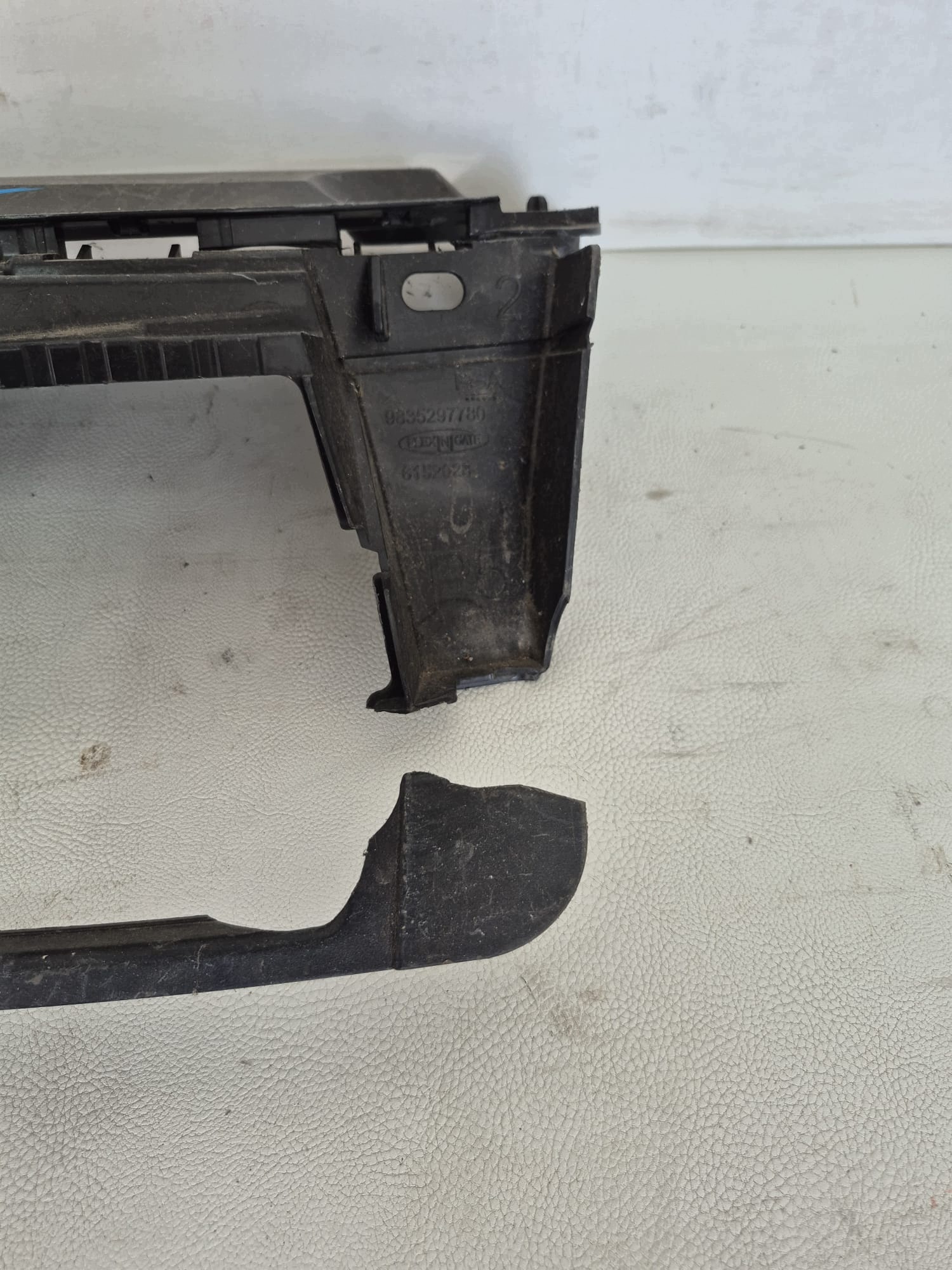 PEUGEOT 308 III 3 21-> pillar support GRILLA grille