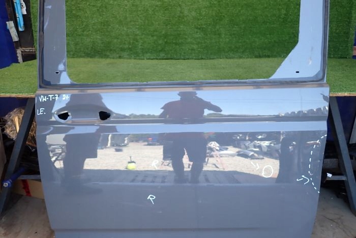 VW T7 7T0 21- door left rear. rear part sliding