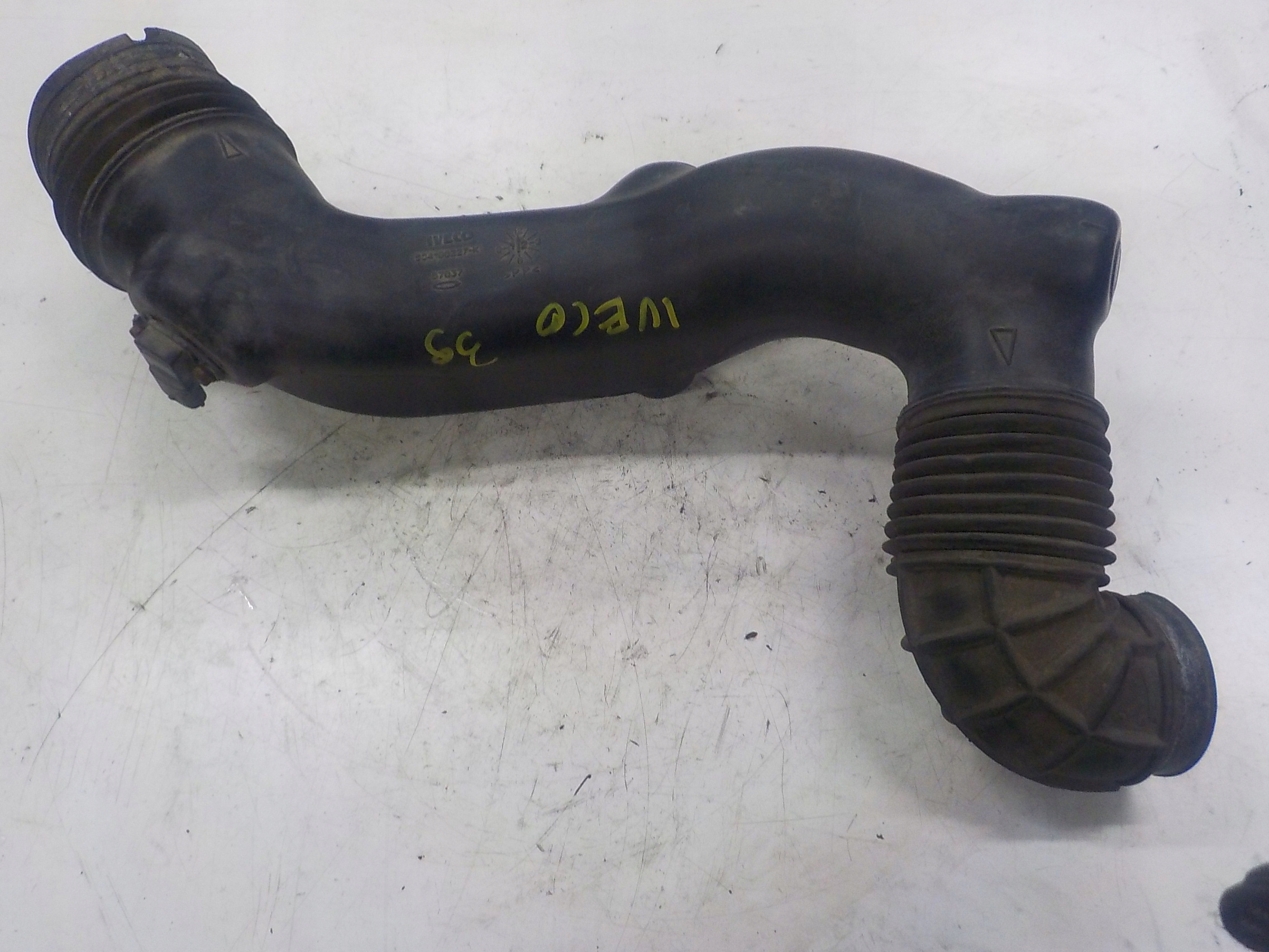 EUROCARGO II 3.9 ВОЗДУХОЗАБОРНИК ТРУБА 504190227