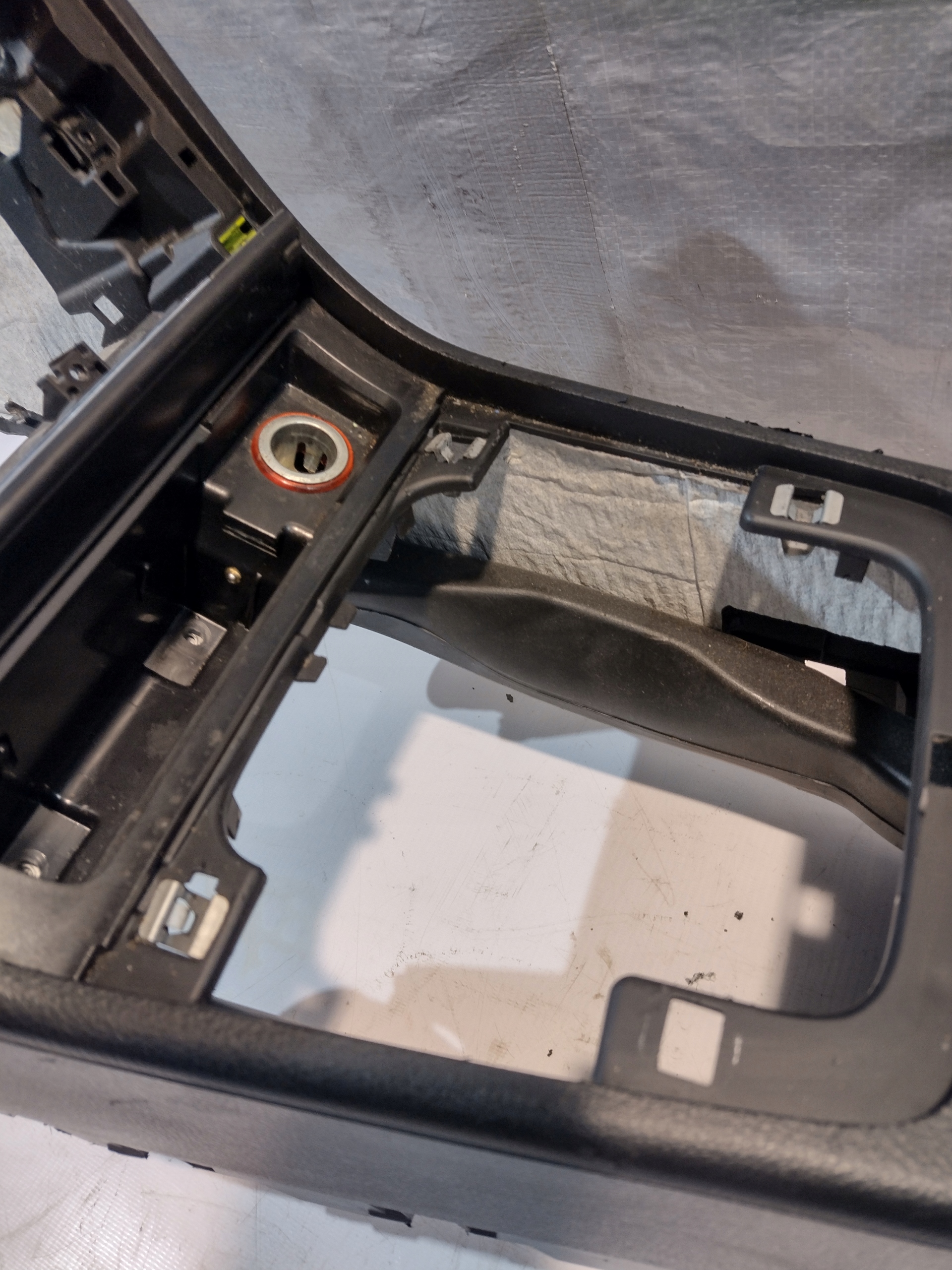 Tunel mitte Volkswagen Passat B6 kombi