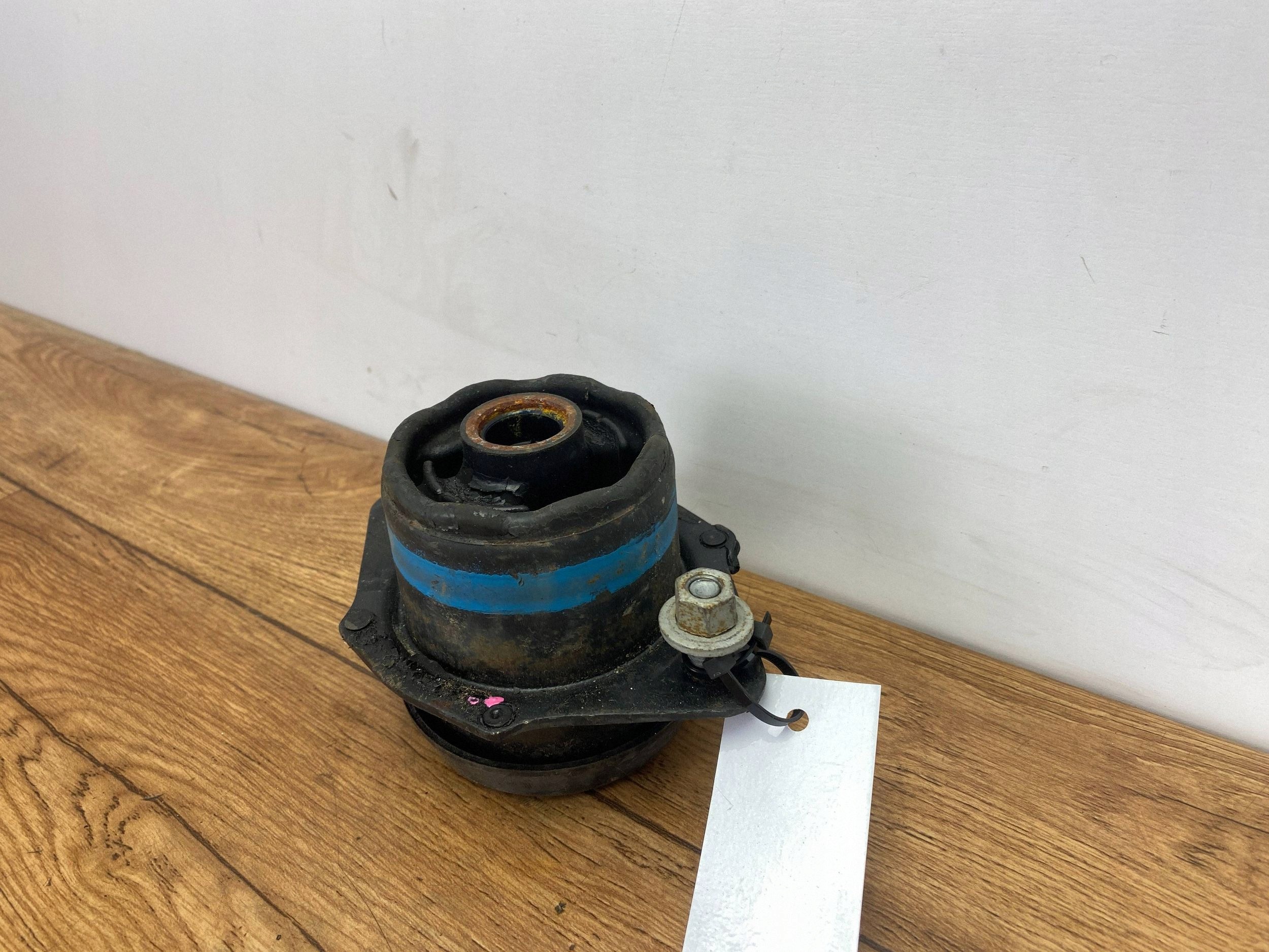 engine mount Cadillac Escalade IV 2015+