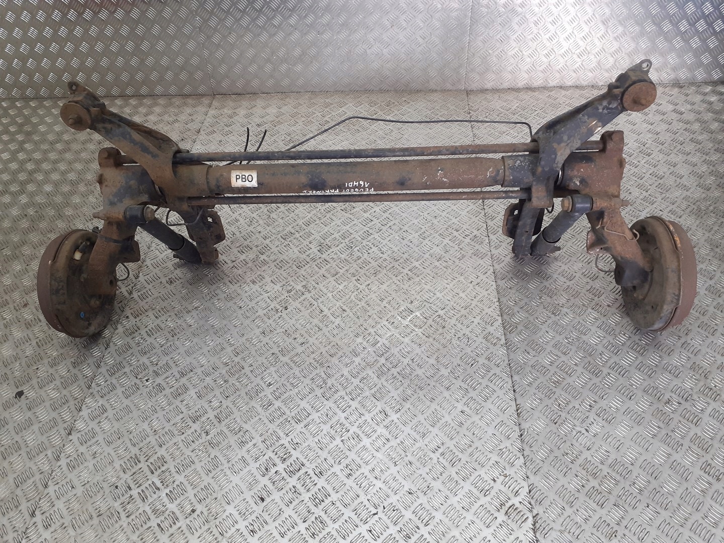 BELKA ZAWIESZENIA TYŁ PEUGEOT PARTNAER I FL 1.6 HDI