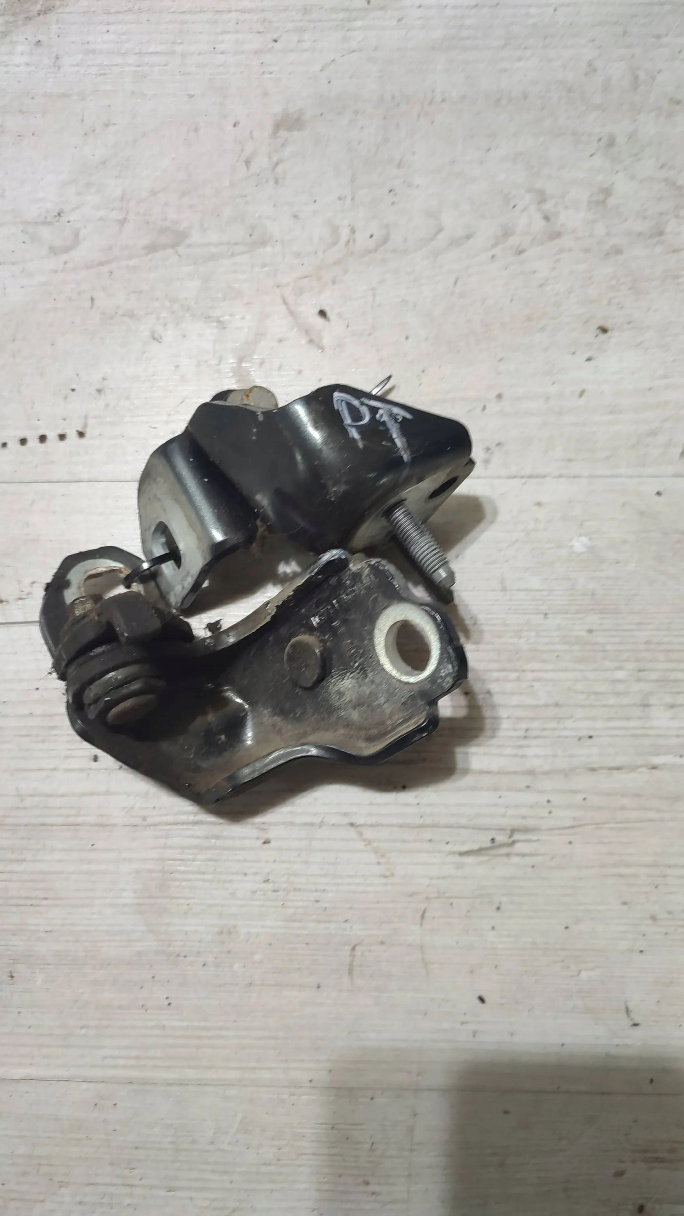 Ford Mondeo MK5 16r 2.0TDCi rear part side right hinges