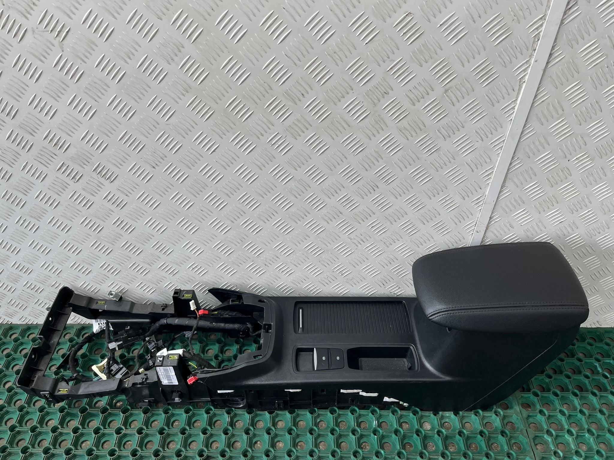 FORD FOCUS MK4 18-22 tunnel media bracciolo EUROPA OE