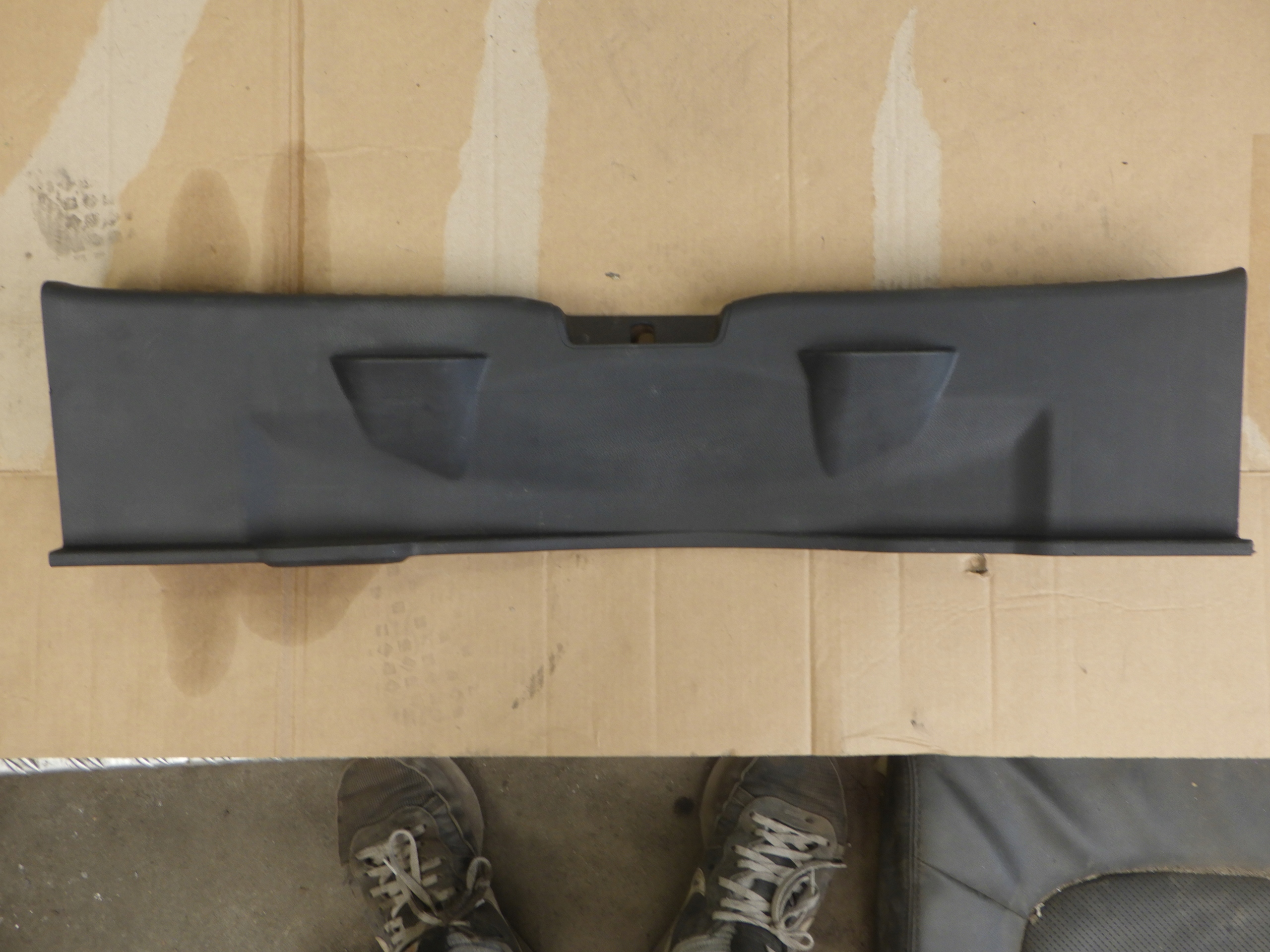 TOYOTA YARIS IV НАКЛАДКА ПОРОГА БАГАЖНИКА 84716K0020