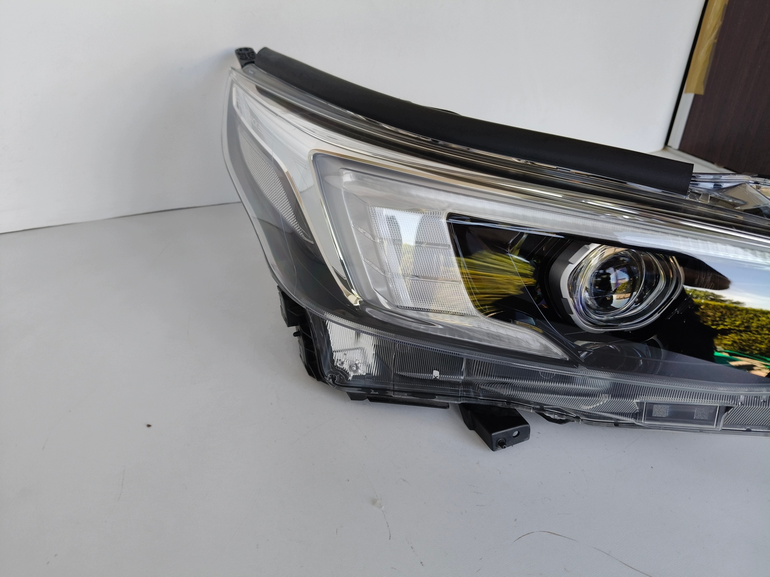 light right REFLEKTOR SUBARU OUTBACK 22- LIFT FULL LED