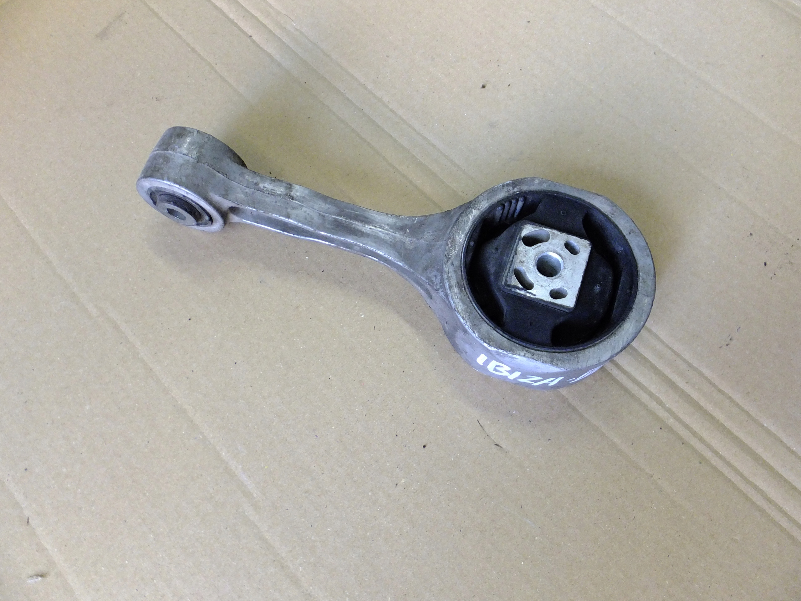 gearbox mounting seat ibiza III 1,4 16v 2005r