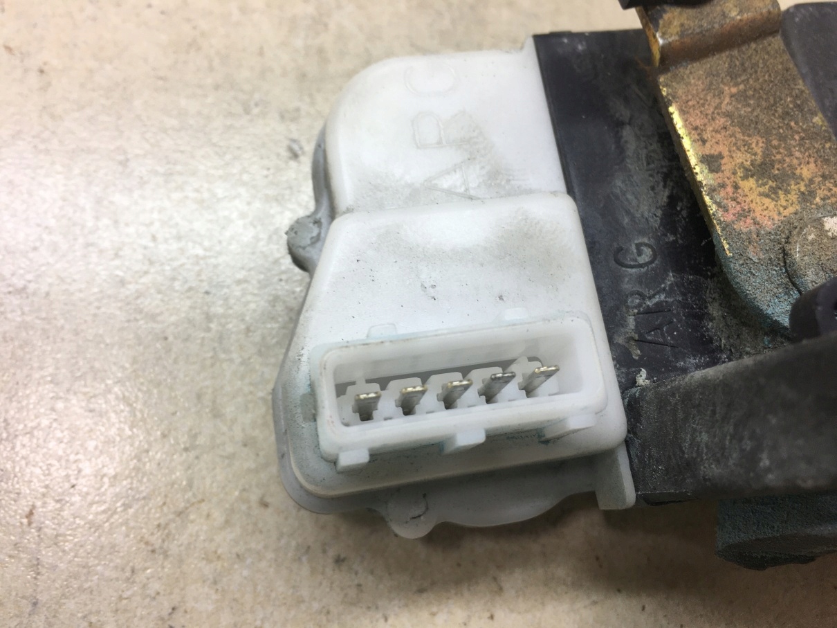 lock door left rear part PEUGEOT 607 5 PIN