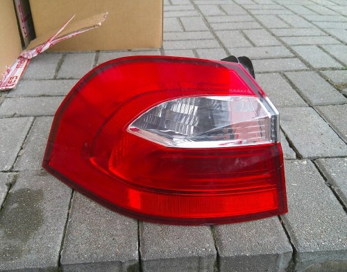 KIA RIO III 11-16 LEWA TYLNA LAMPA ORYGINAŁ 92401-1W2