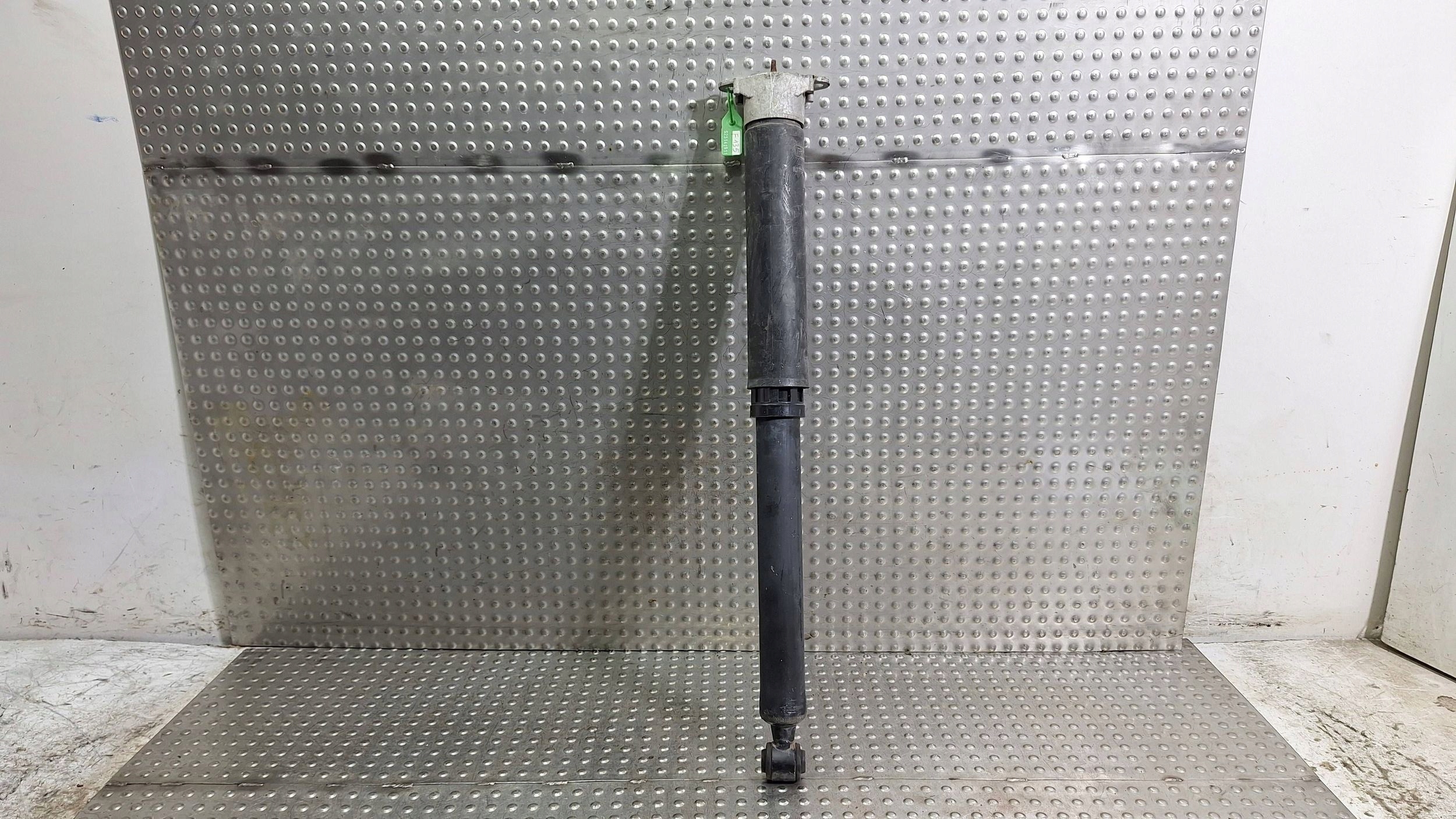shock absorber left right rear part L1TC-18080-LF FORD PUMA MK2