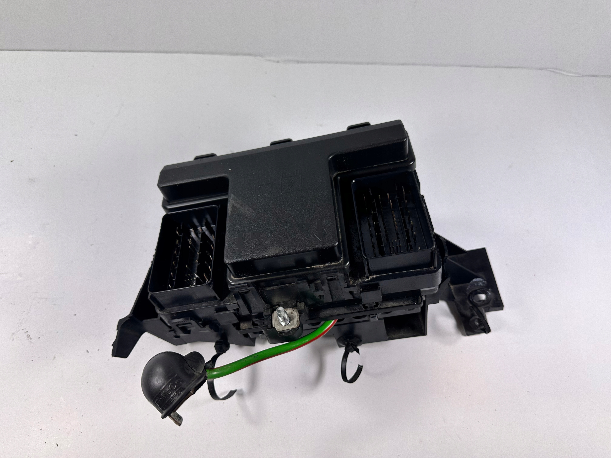 MONDEO MK5 SKRZYNKA BEZPIECZNIKÓW 2,0 MANUAL