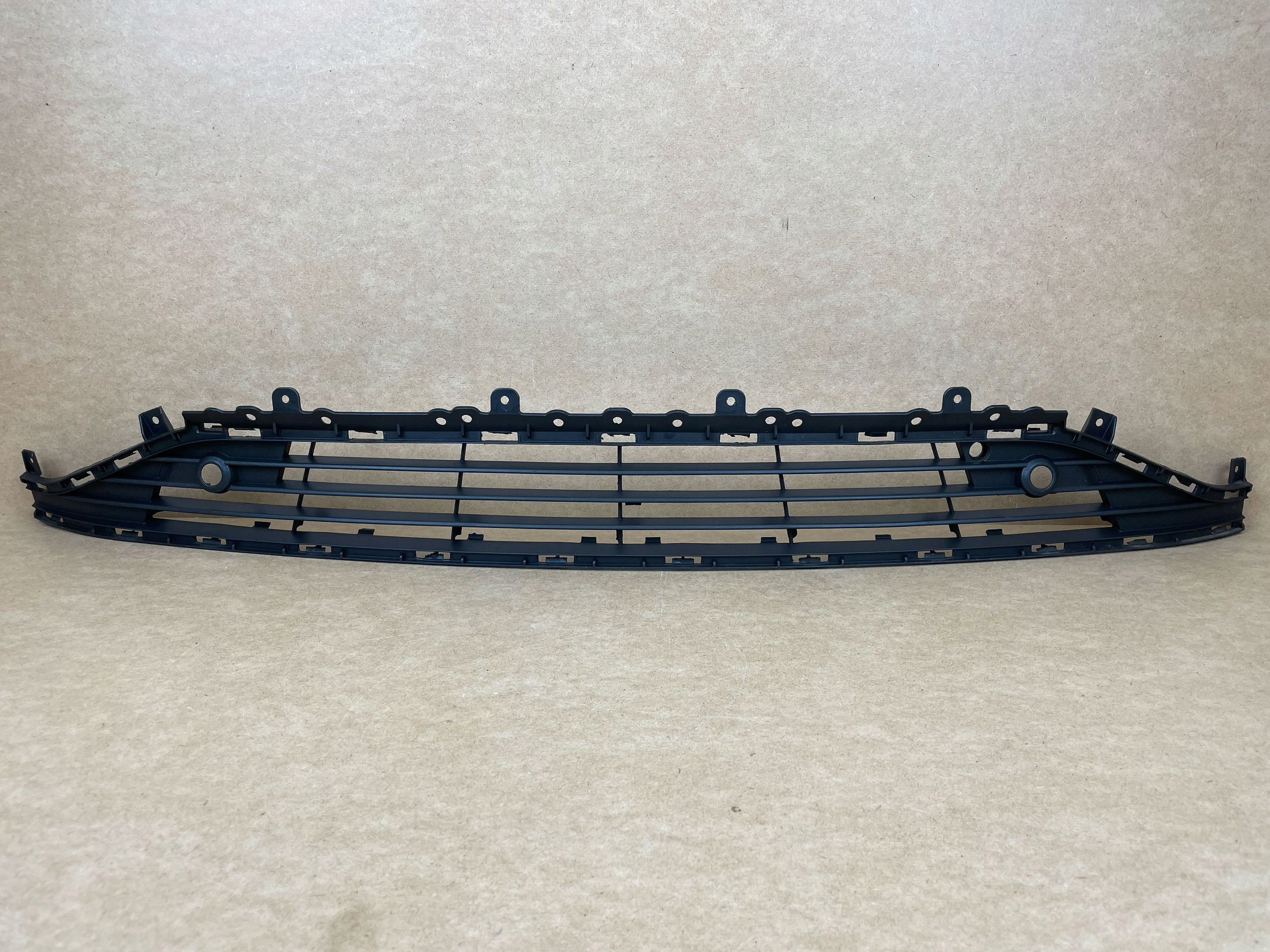 grid grille central lower of a bumper front OPEL ASTRA V K 2015-2019 134397
