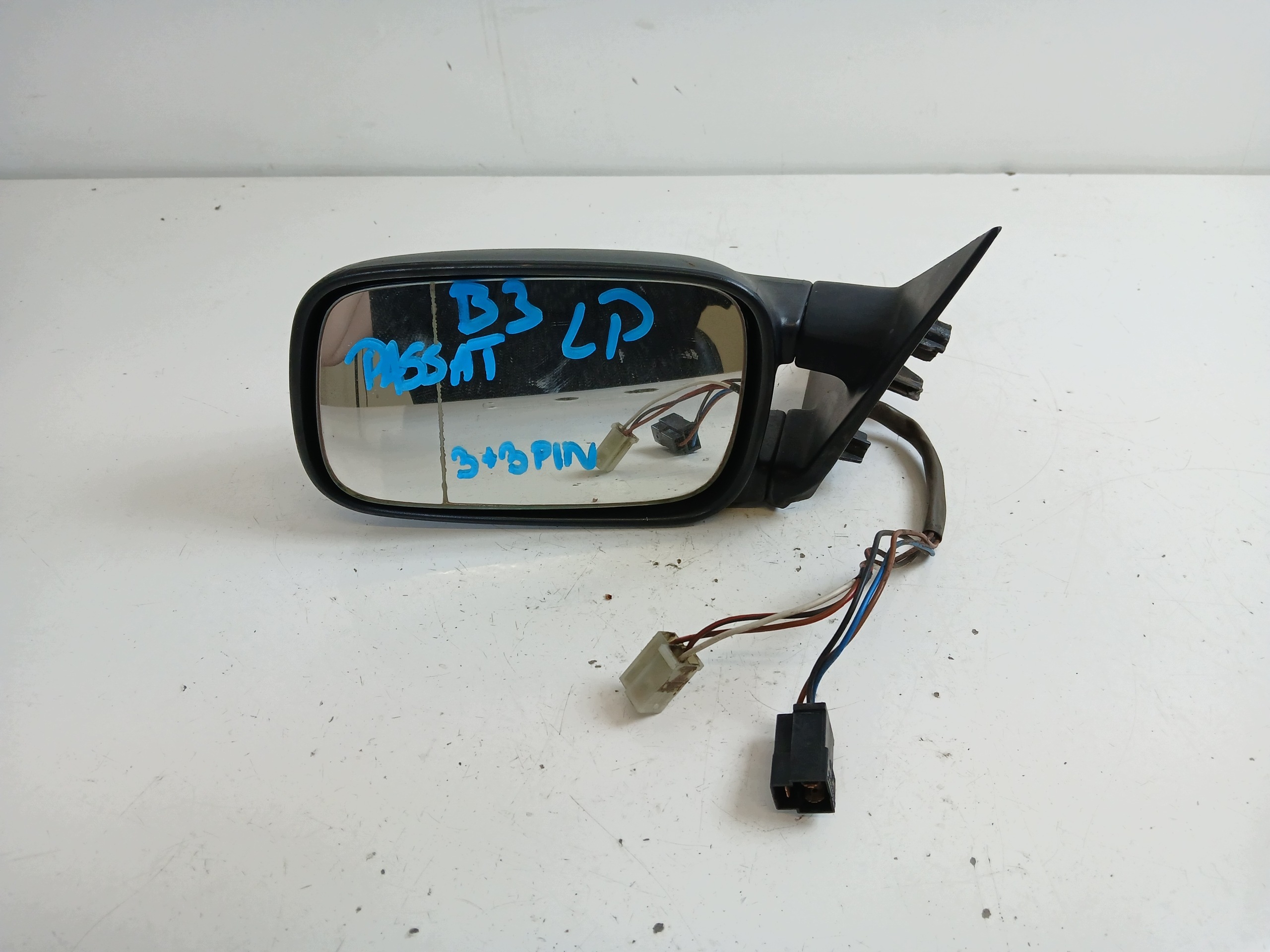 VW PASSAT B3 Spiegel links 6 PIN 3+3 schwarze