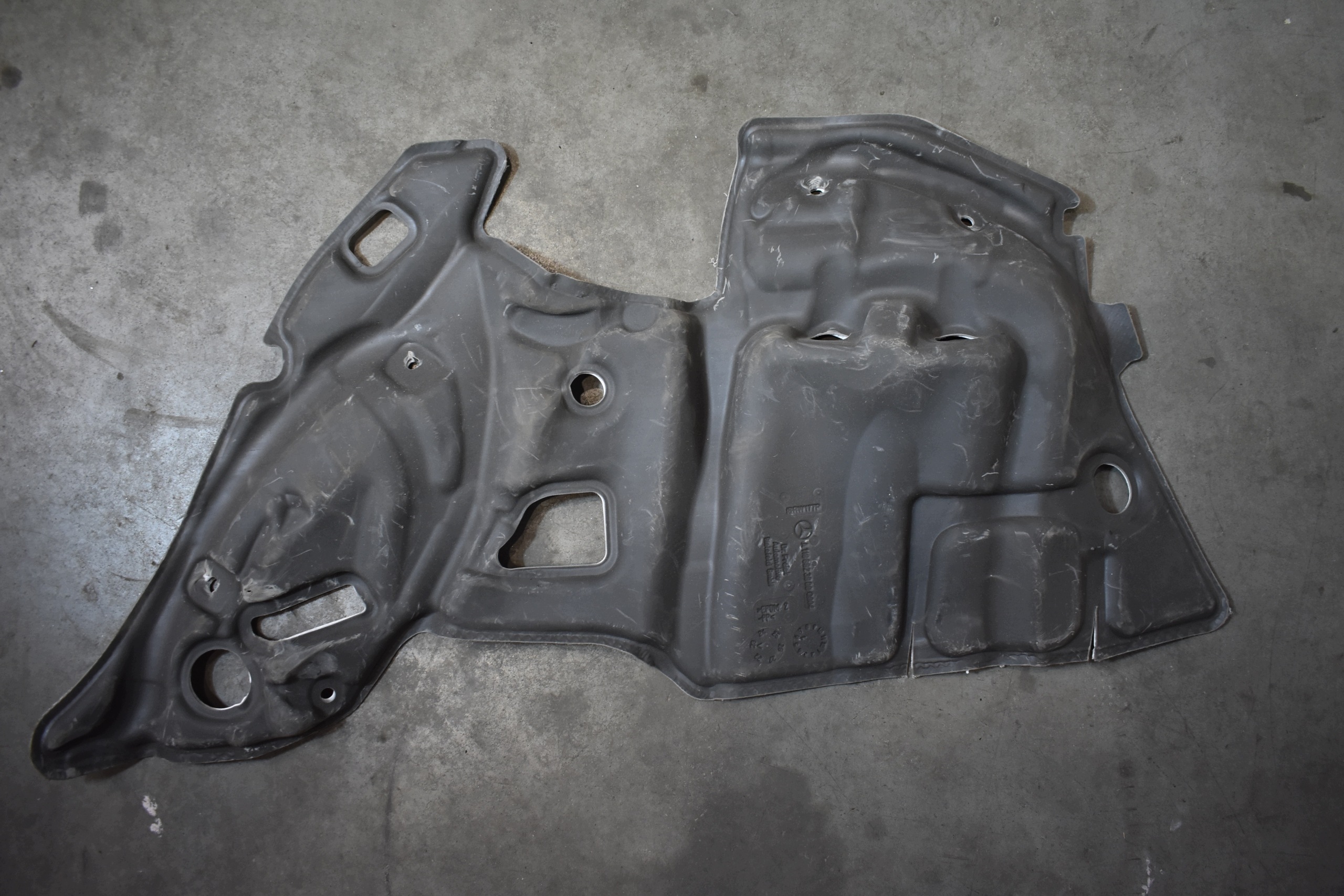 IDEALNE soundproofing right MERCEDES CLA W118 1