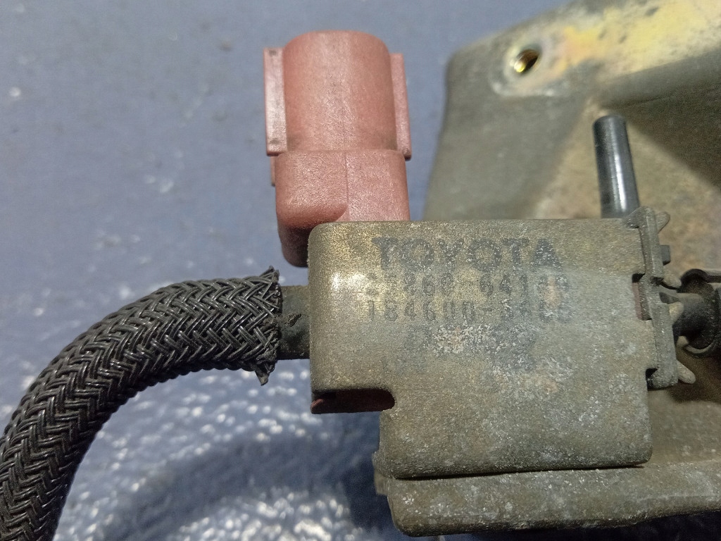 COROLLA VERSO и 2.0 D4D клапан давления 25860-64140