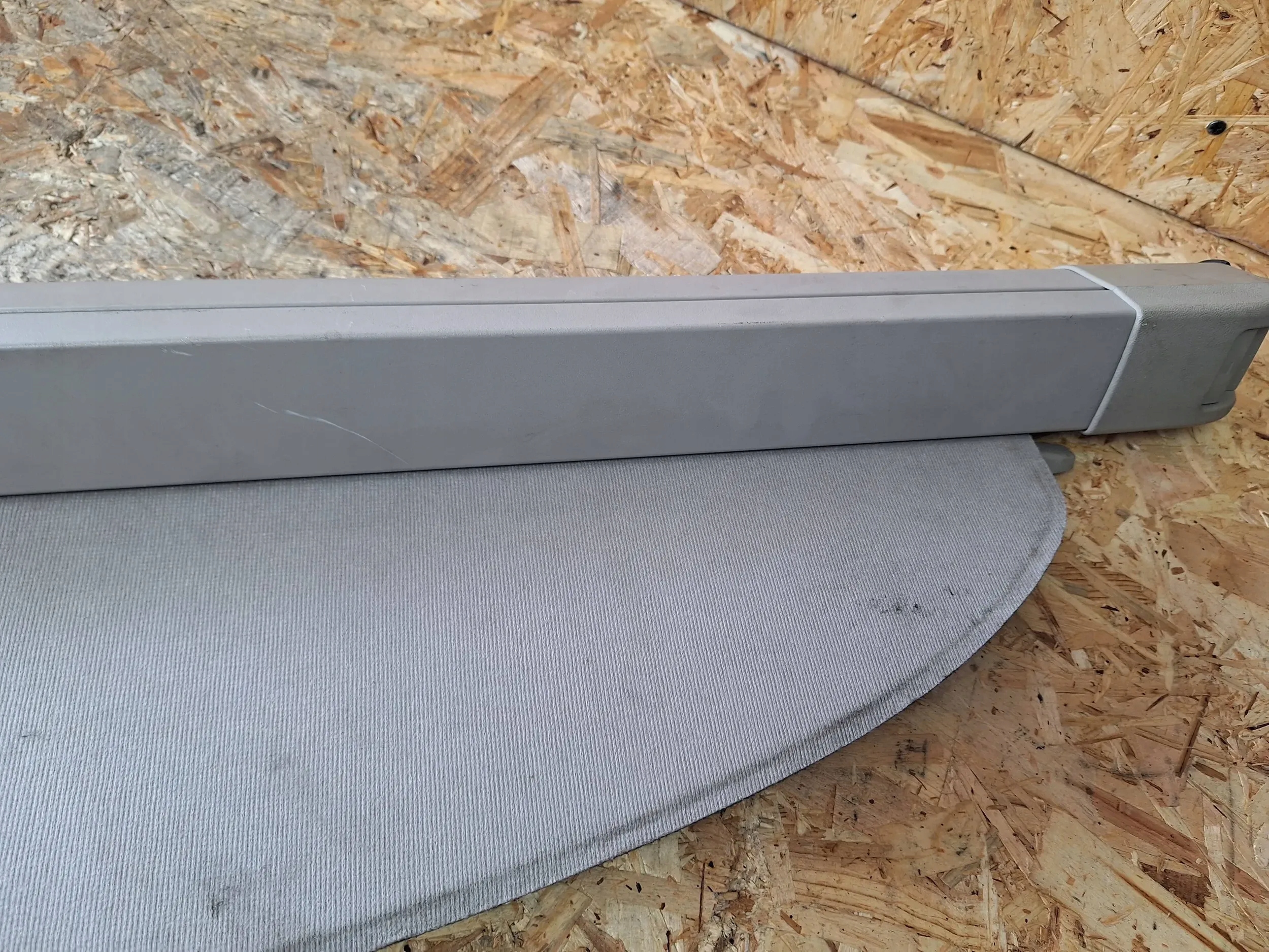 blinds boot 84982BR00A Nissan Qashqai +2 07