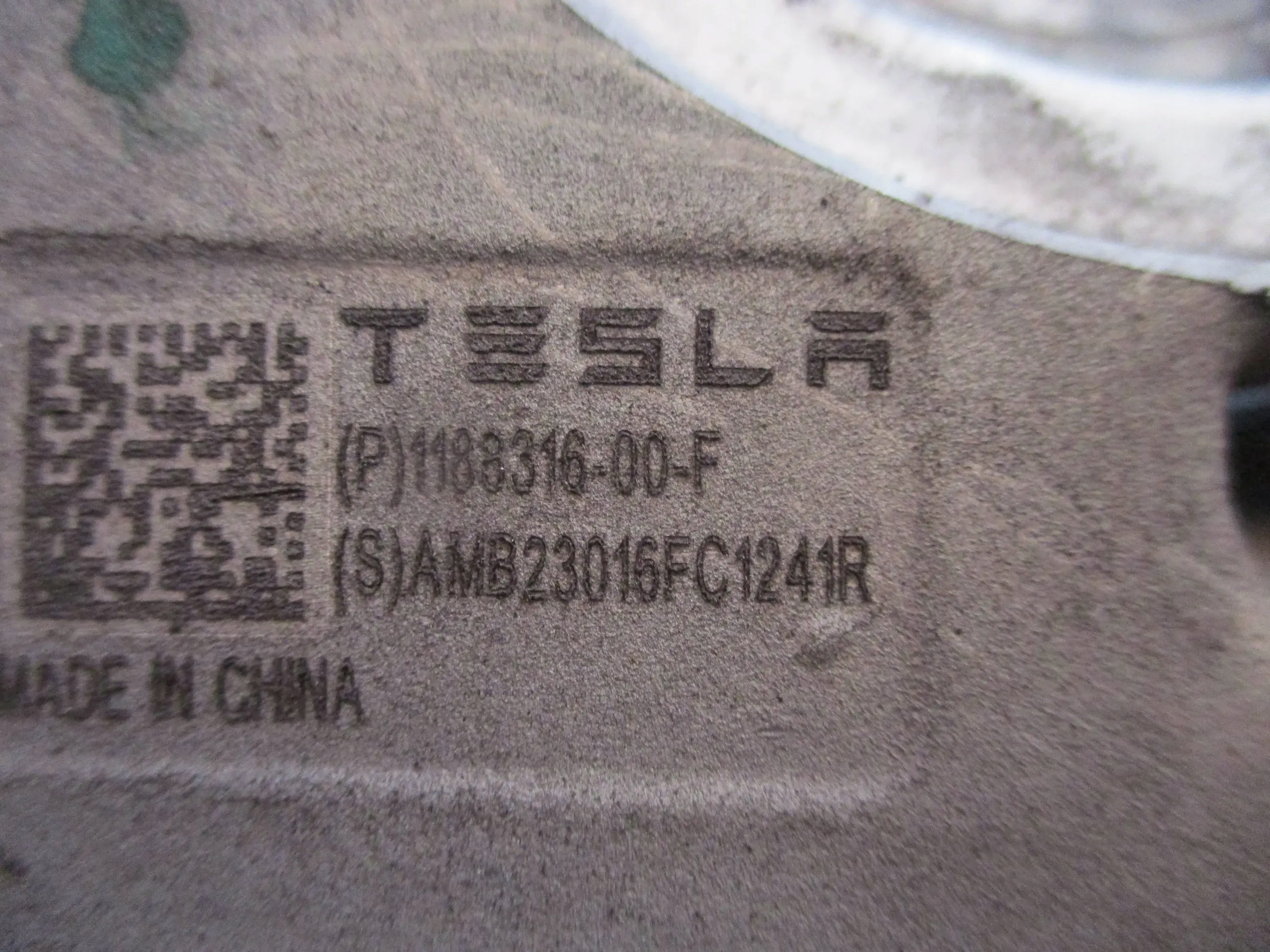 swing front right TESLA Y