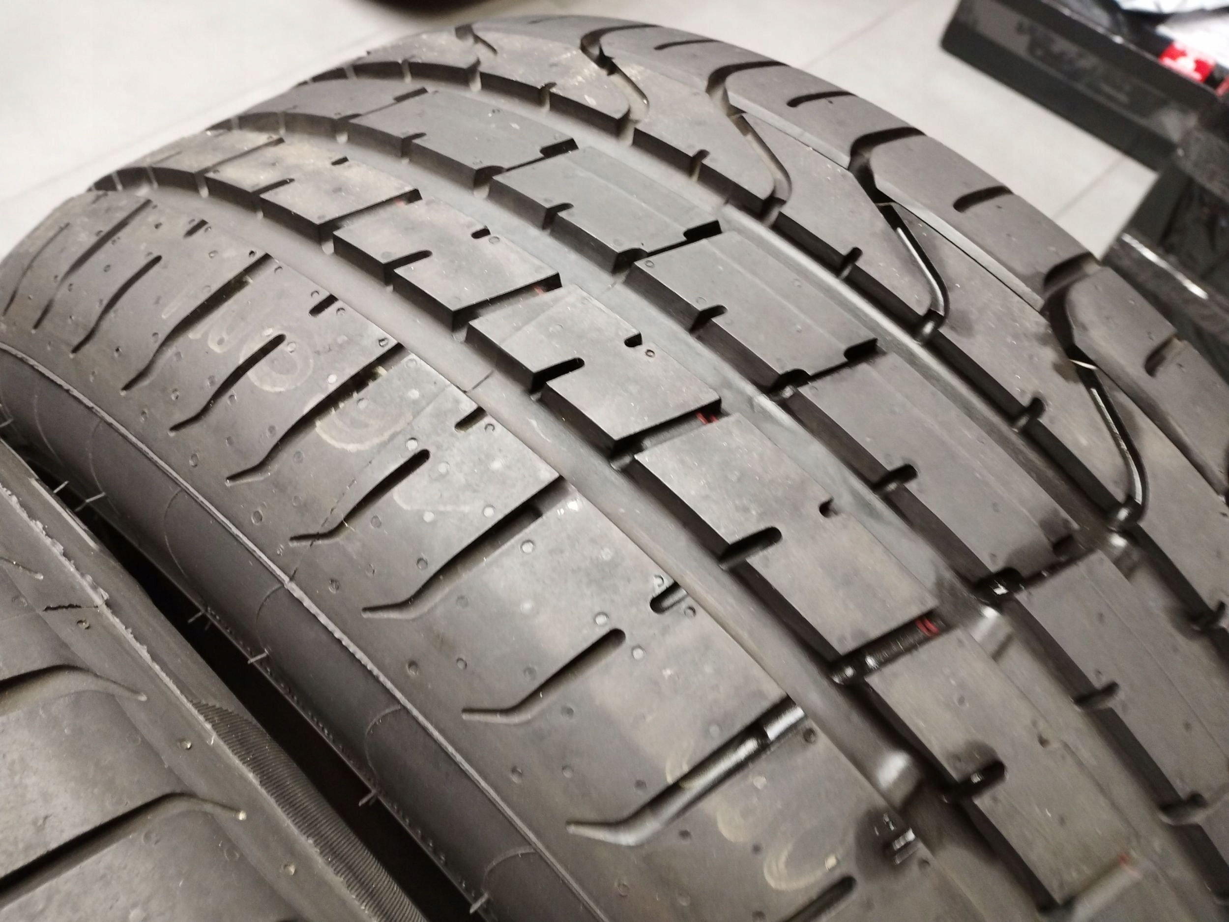 2X tyres summer R19 255/40 100Y 2017 PIRELLI P ZERO