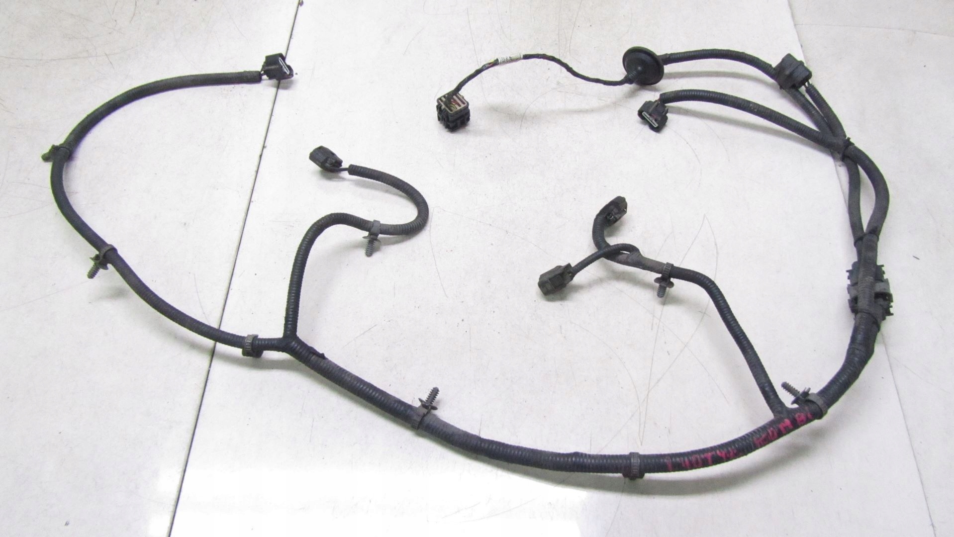 073/006 - HYUNDAI i40 универсал PDC жгут проводов 91890-3z040 11-14