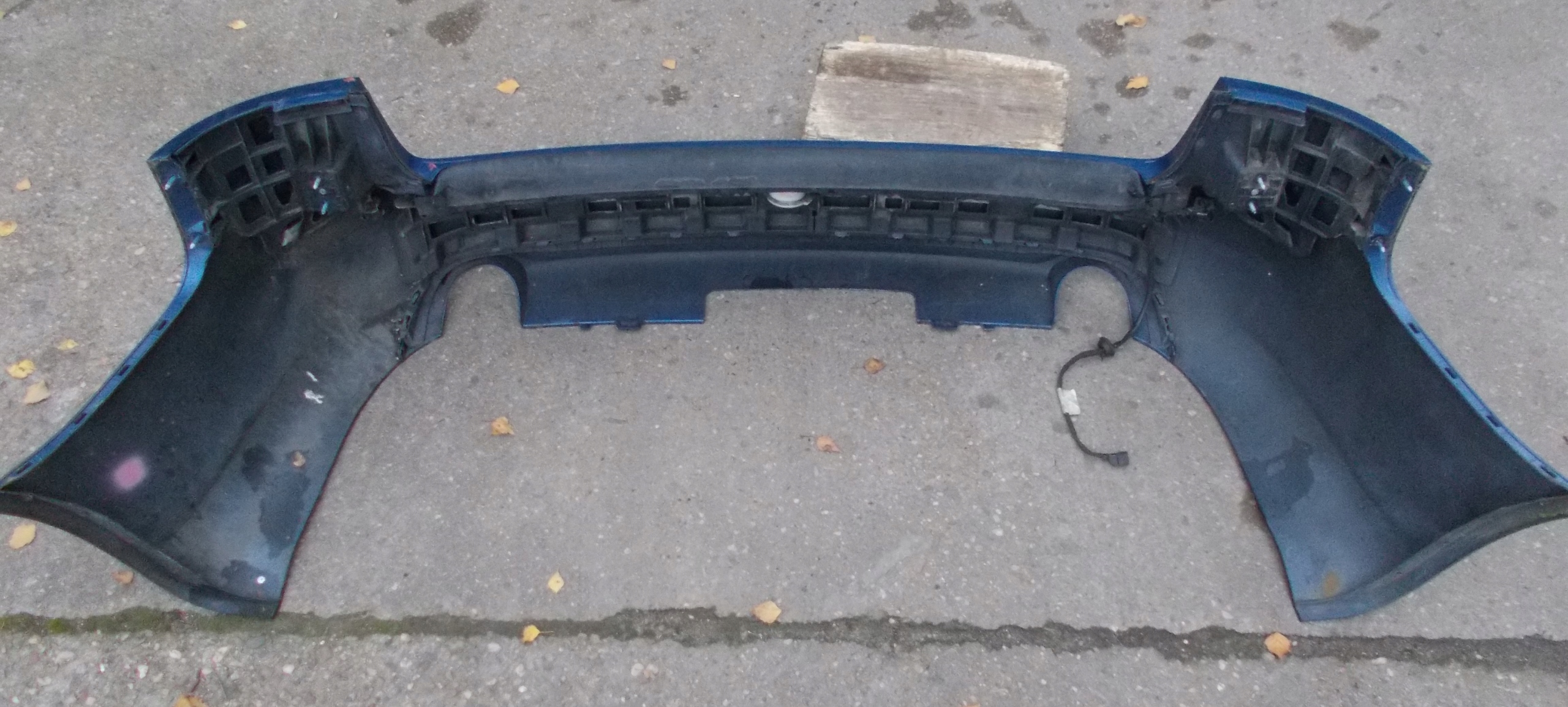 AUDI A4 B7 KOMBI Stoßstange heck Z PDC der Räder. LZ5C