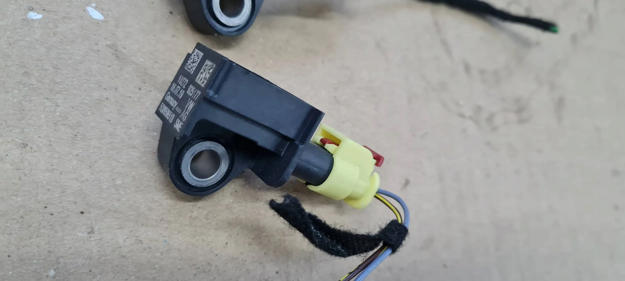 Q3 83A CRASHSENSOR DRUCKSENSOR UDERZENIOWY CONNECTOR CONTACT 5Q0959651B