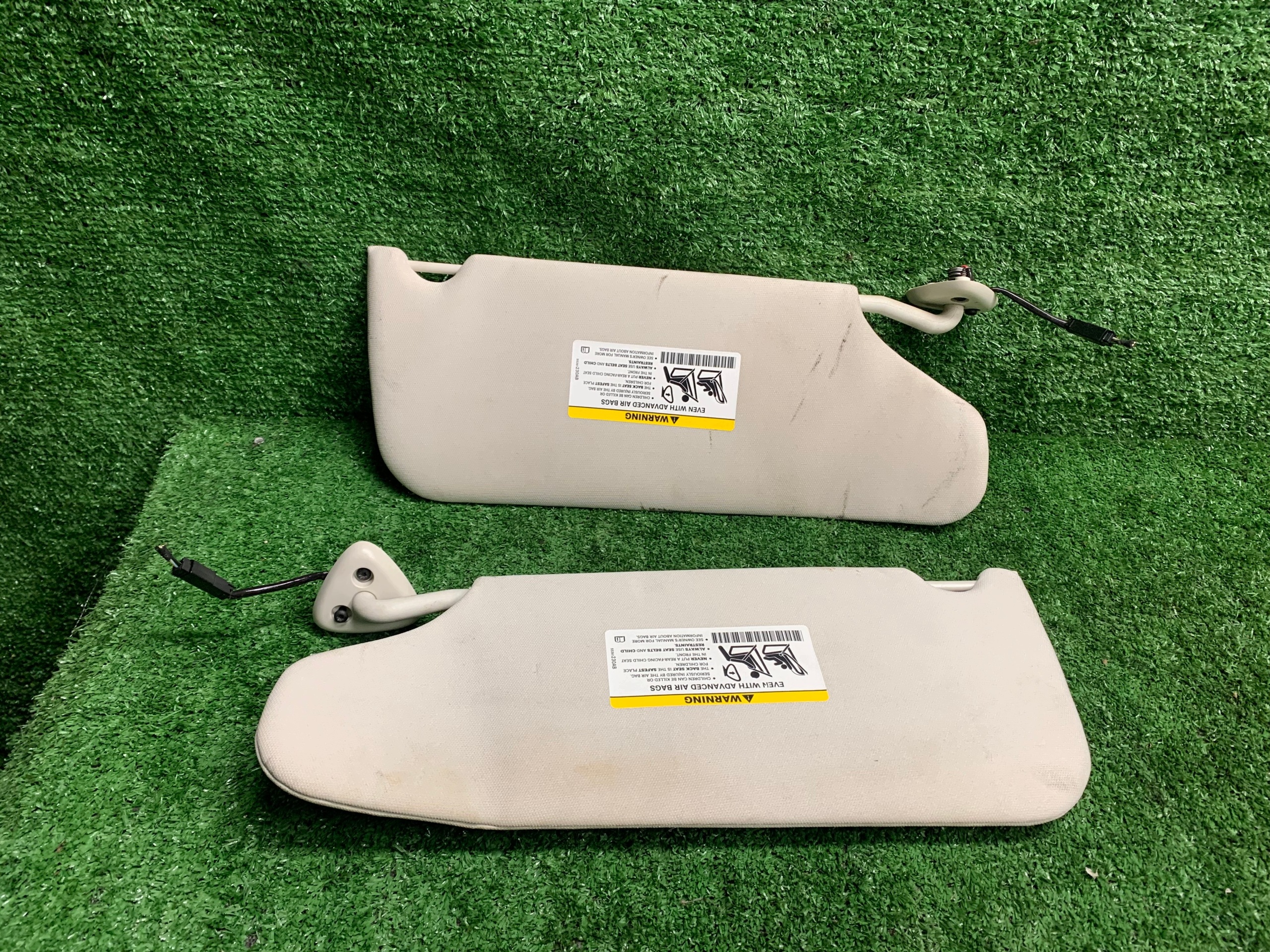 CHRYSLER 300C covers PRZECIWSLONECZNE visors KOMPLET