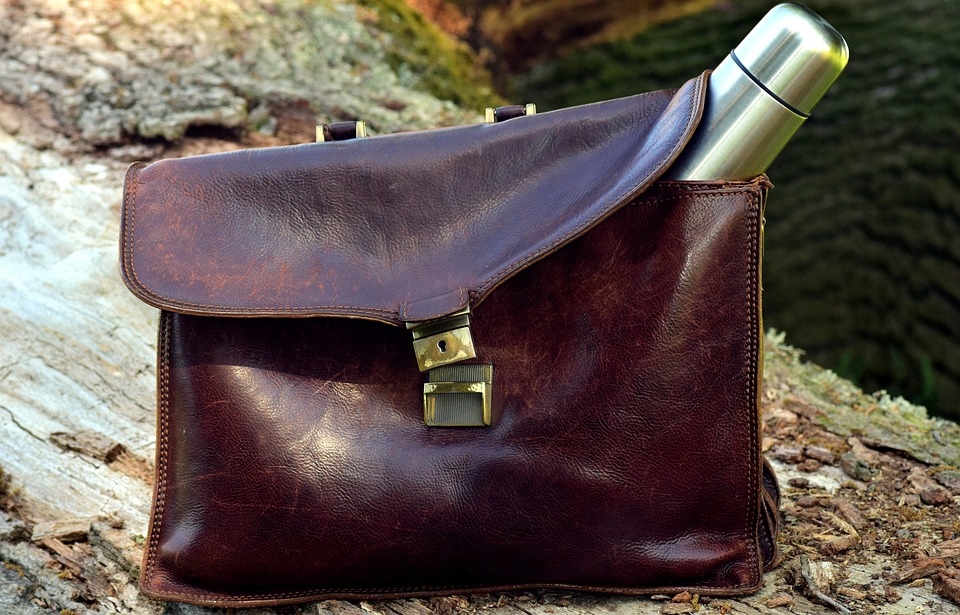 Termos nierdzewny próżniowy do napojów 500 ml srebrny Maksymalne utrzymanie zimna do 24 h