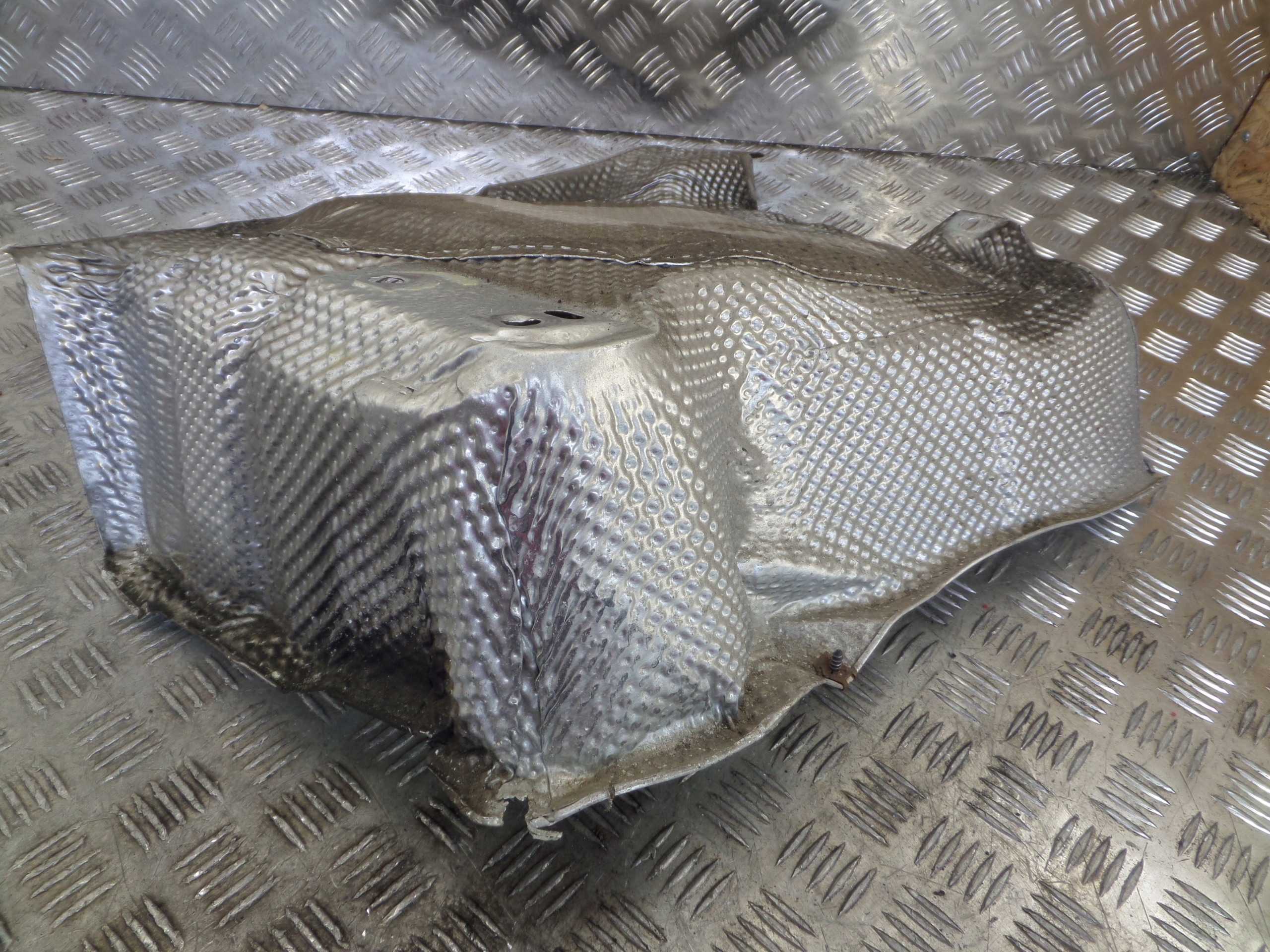 Audi OE 4G0804173J Blende Abdeckung termiczna tlumika