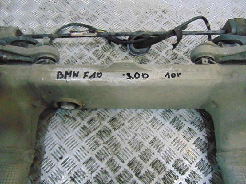 ZAWIESZENIE TYLNE TYŁ BMW 5 F10 3.0 D Jakość części (zgodnie z GVO) O - oryginał z logo producenta pojazdu (OE)