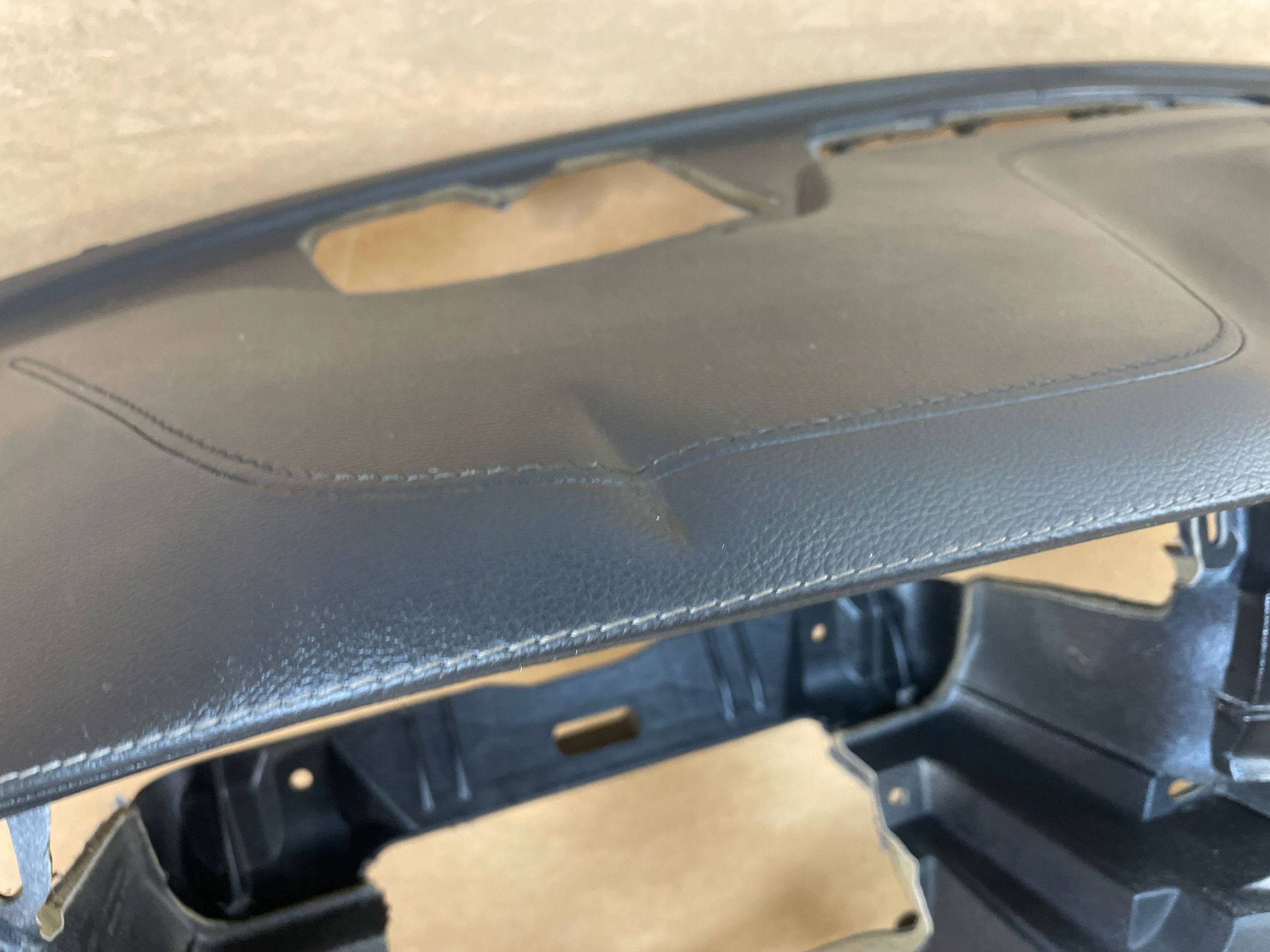 dashboard instrument panel cockpit upholstery VOLVO XC60 II 2017- HEAD UP 31417555