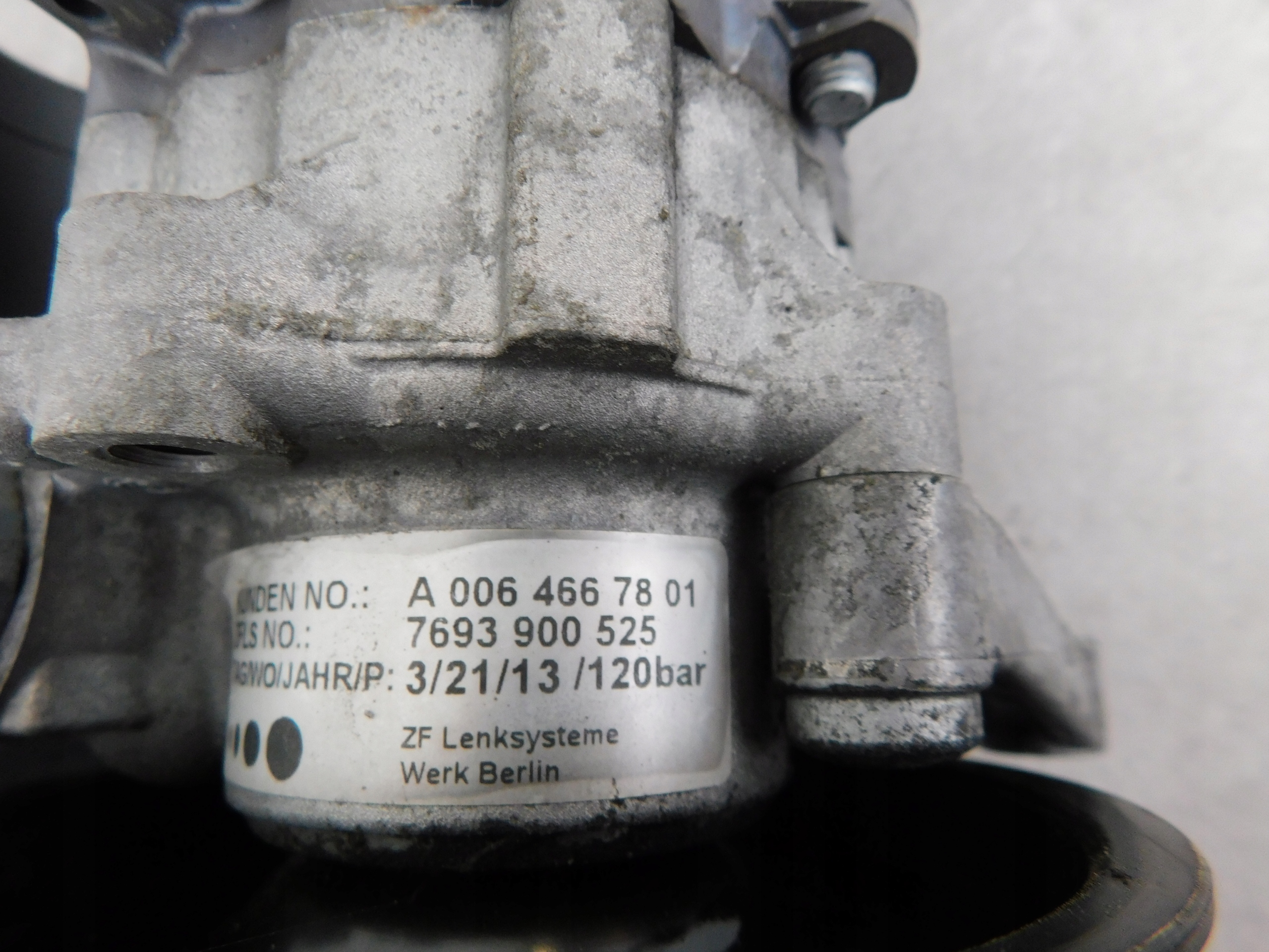 Pompa servosterzo Sprinter 906 2.2 CDI OM651 A0064667801 ZF NISKI PRZEBIEG
