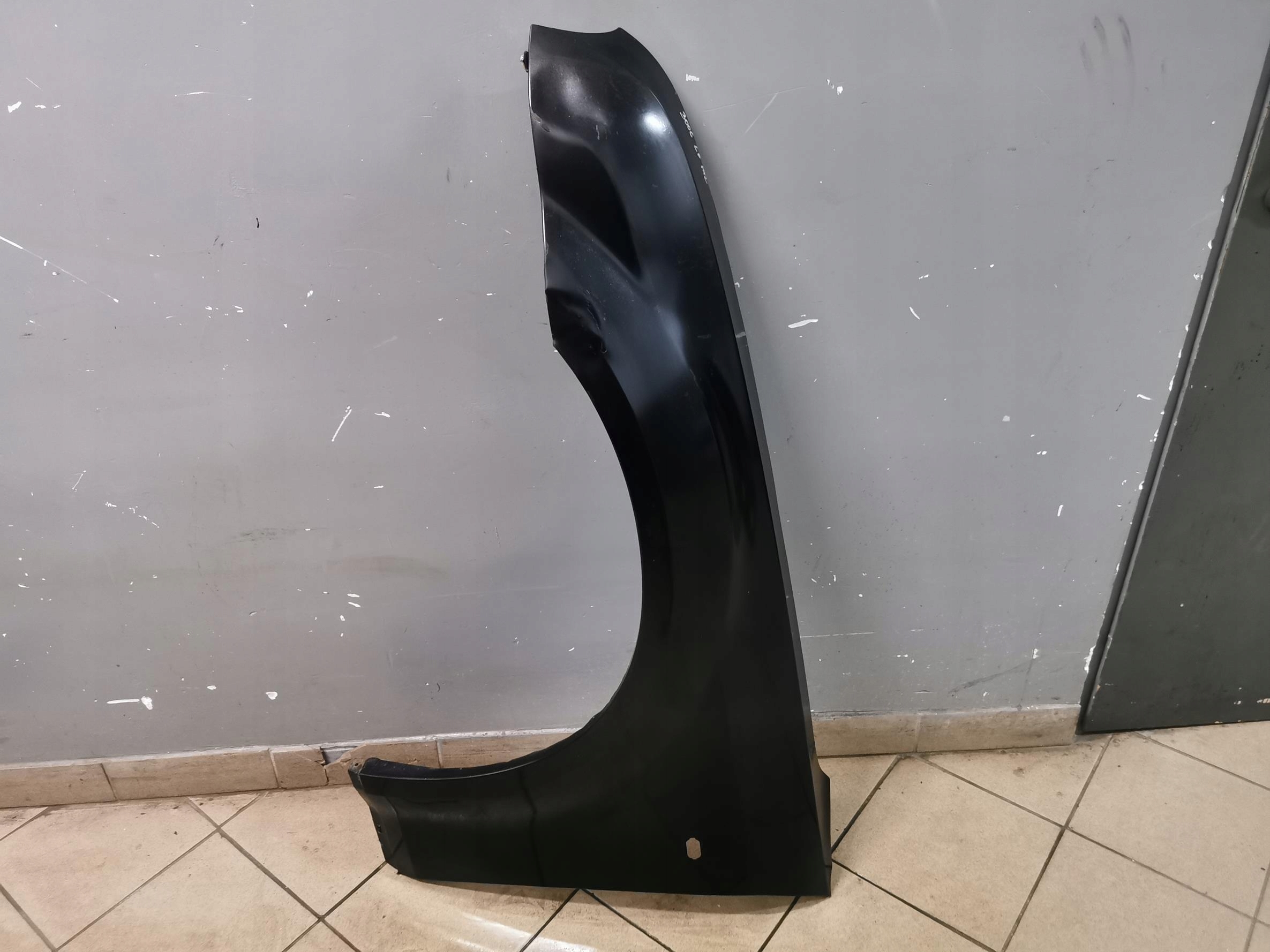 fender left front CHRYSLER 300C 04-10