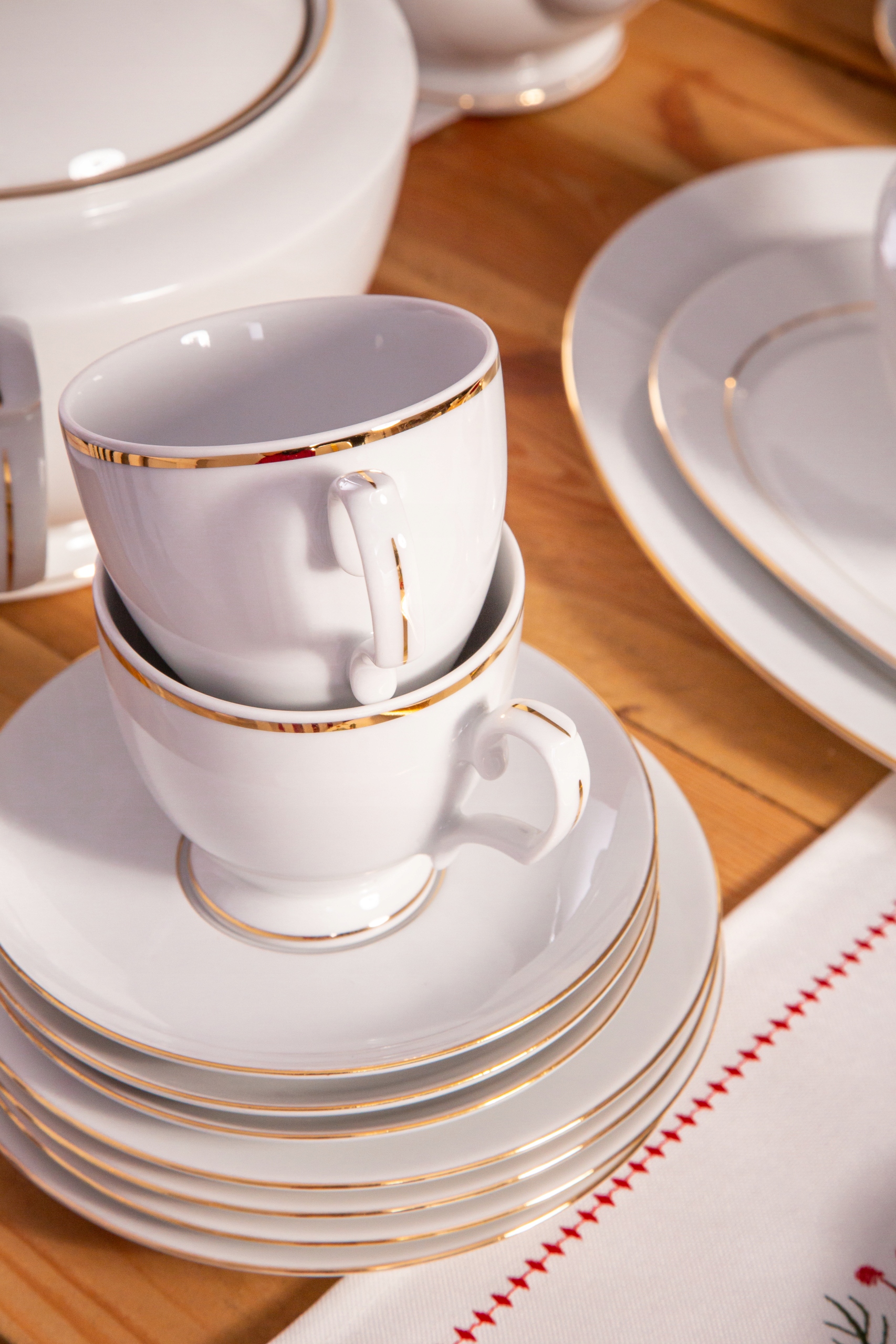 Serwis herbaciano-kawowy dla 6 osób porcelana MariaPaula Złota Linia 18 el. Marka MariaPaula