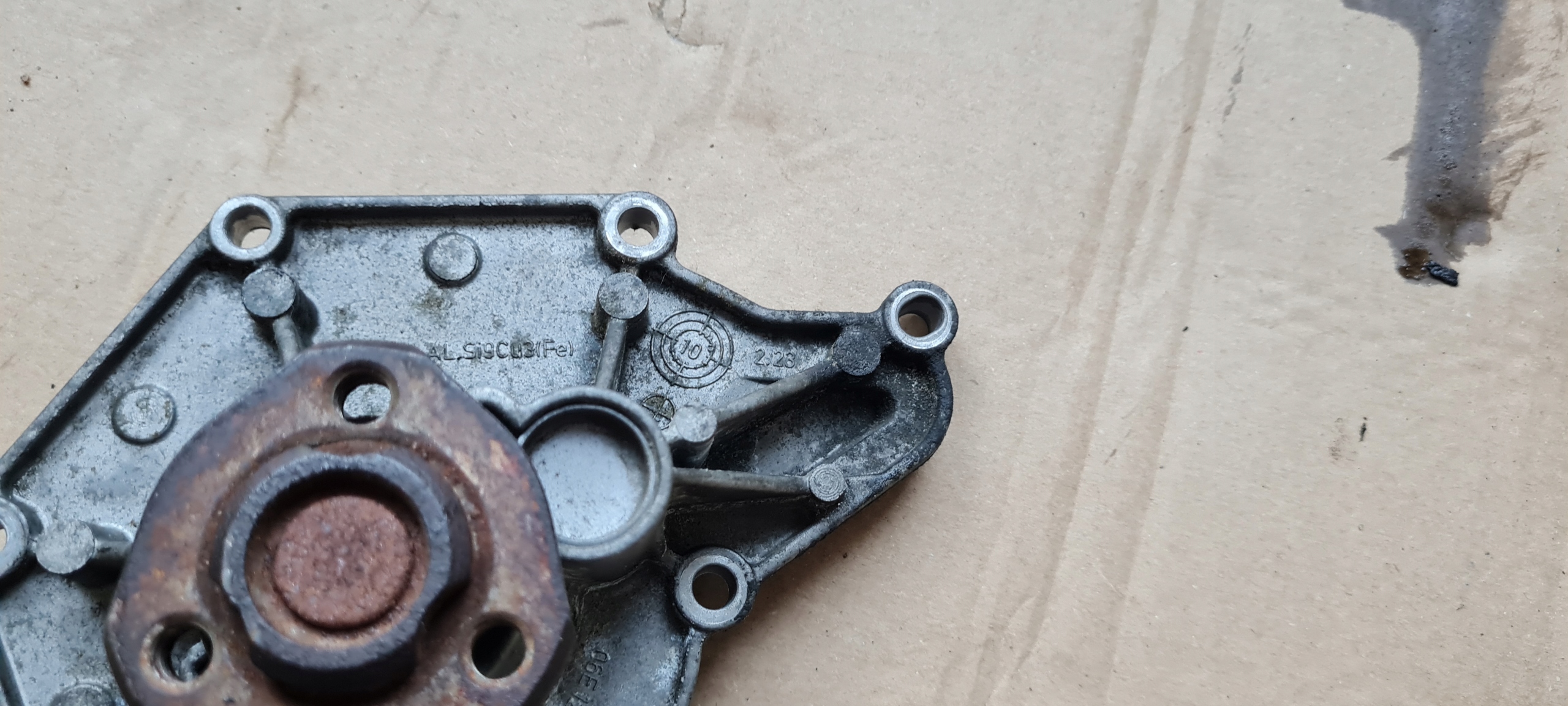 S4 B8 pumpa cirkulacije vode 3.0 TFSI 06E121 S5 CAK CBB