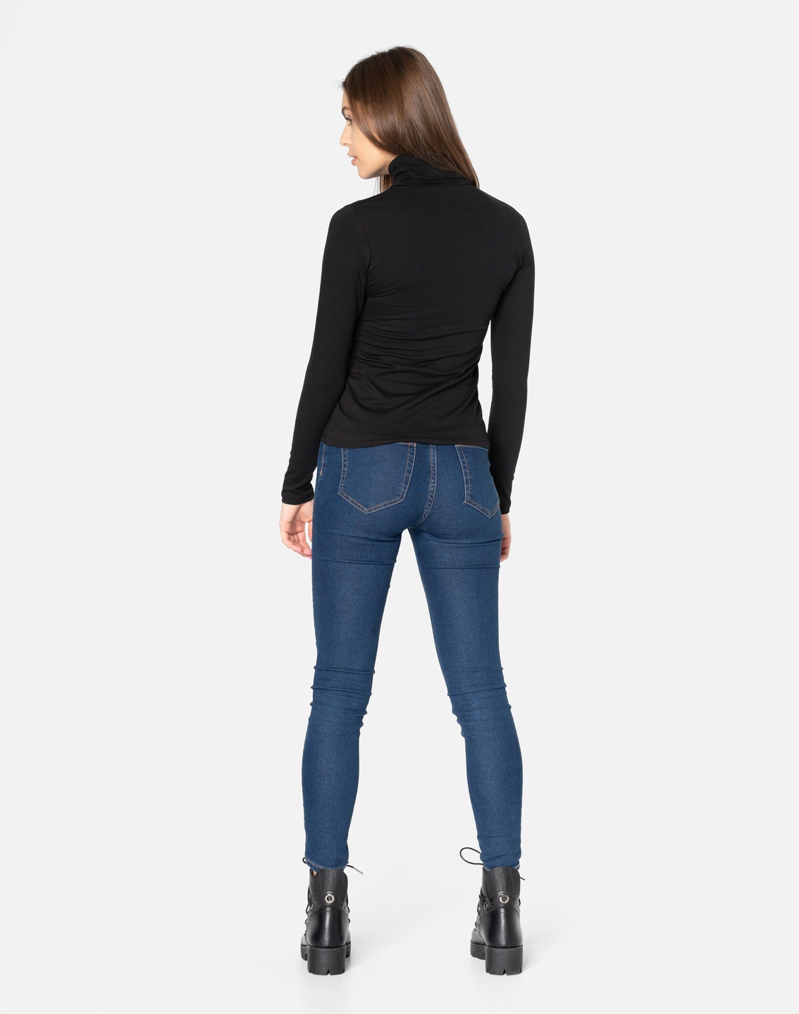 Elegancki Klasyczny Cienki Sweterek Golf Damski Sweter Czarn 8112-01 XL/XXL Model Elegancki klasyczny golf damski