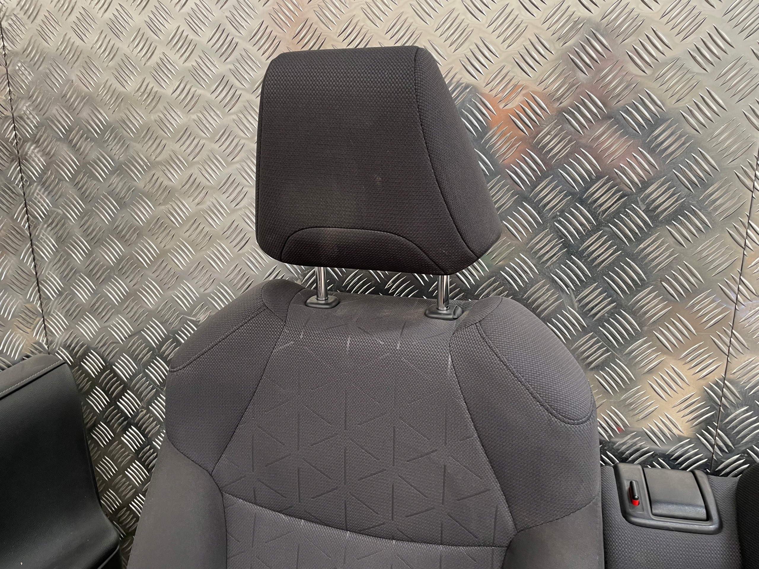 кресла диван бочки Салон TOYOTA RAV4 V европа