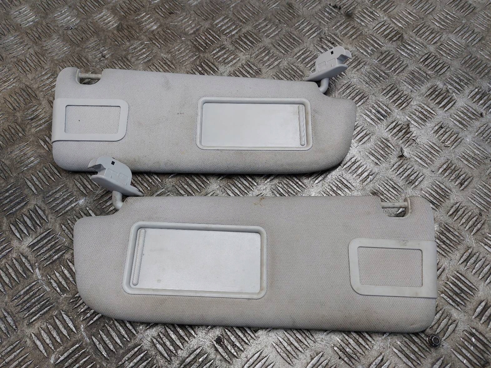 OSŁONA PRZECIWSŁONECZNA LEWA + PRAWA AUDI A6 C6