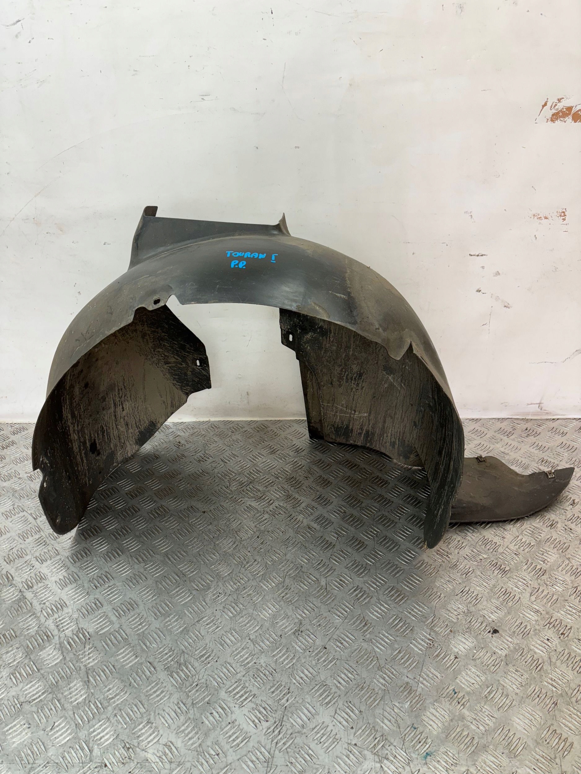 mudguard front front right VW TOURAN and 03